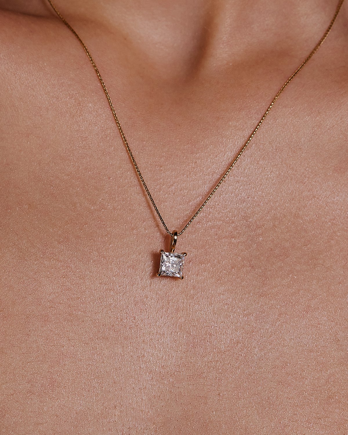 Chandler - Princess Pendant Lifestyle Image