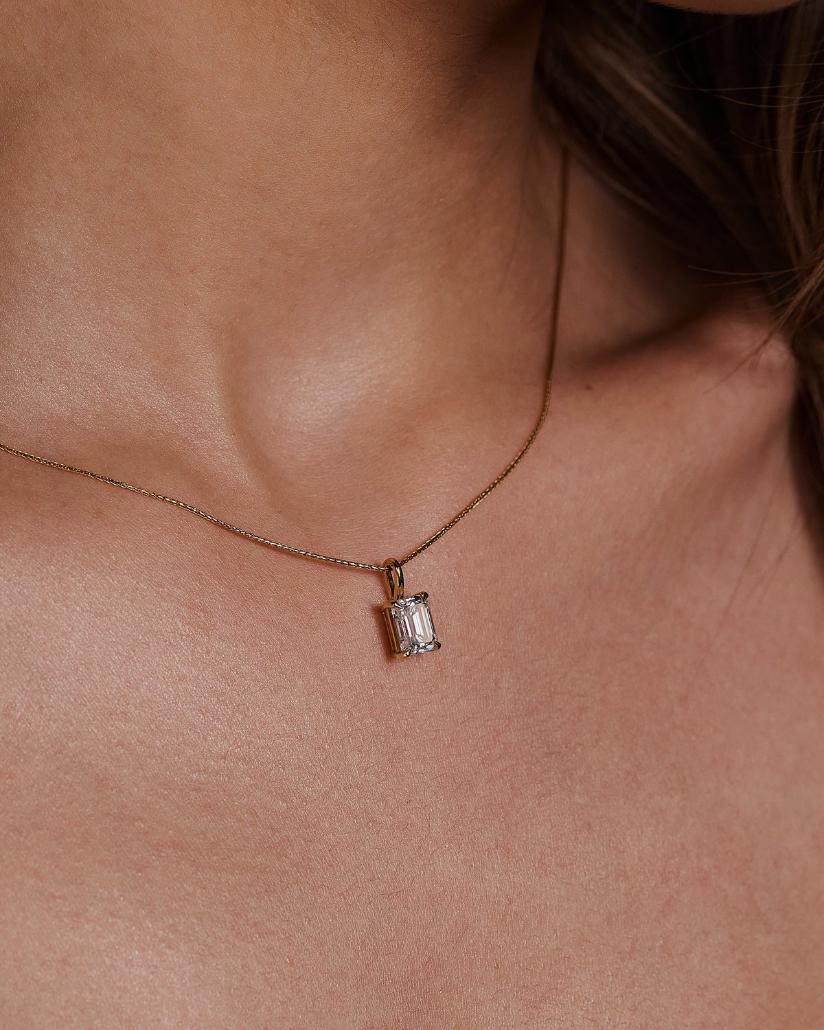 Joyce - Emerald Pendant Lifestyle Image