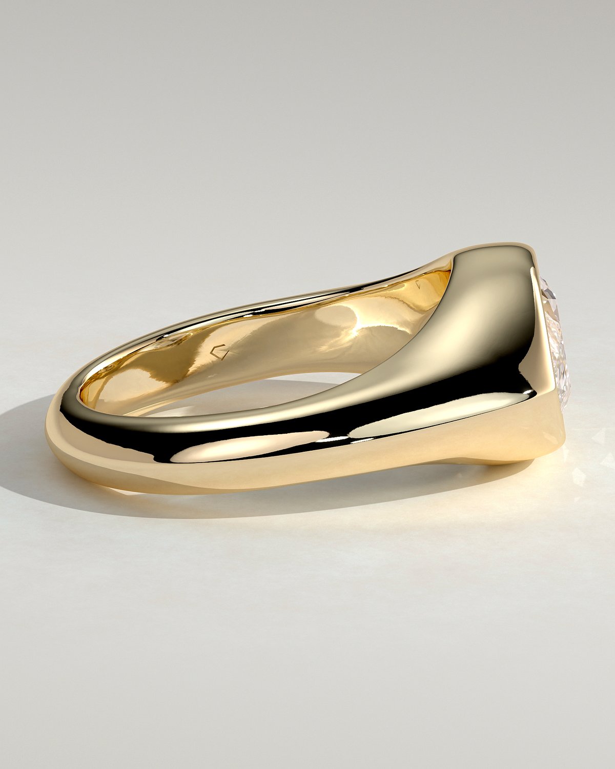 Angie - Marquise East West Bezel Solitaire - 18k Yellow Gold