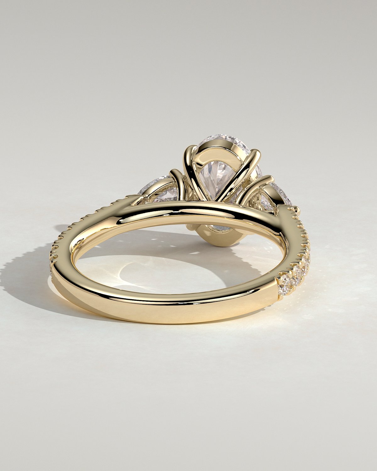 Arabella - Oval Trilogy with Side Stones - 18k Yellow Gold