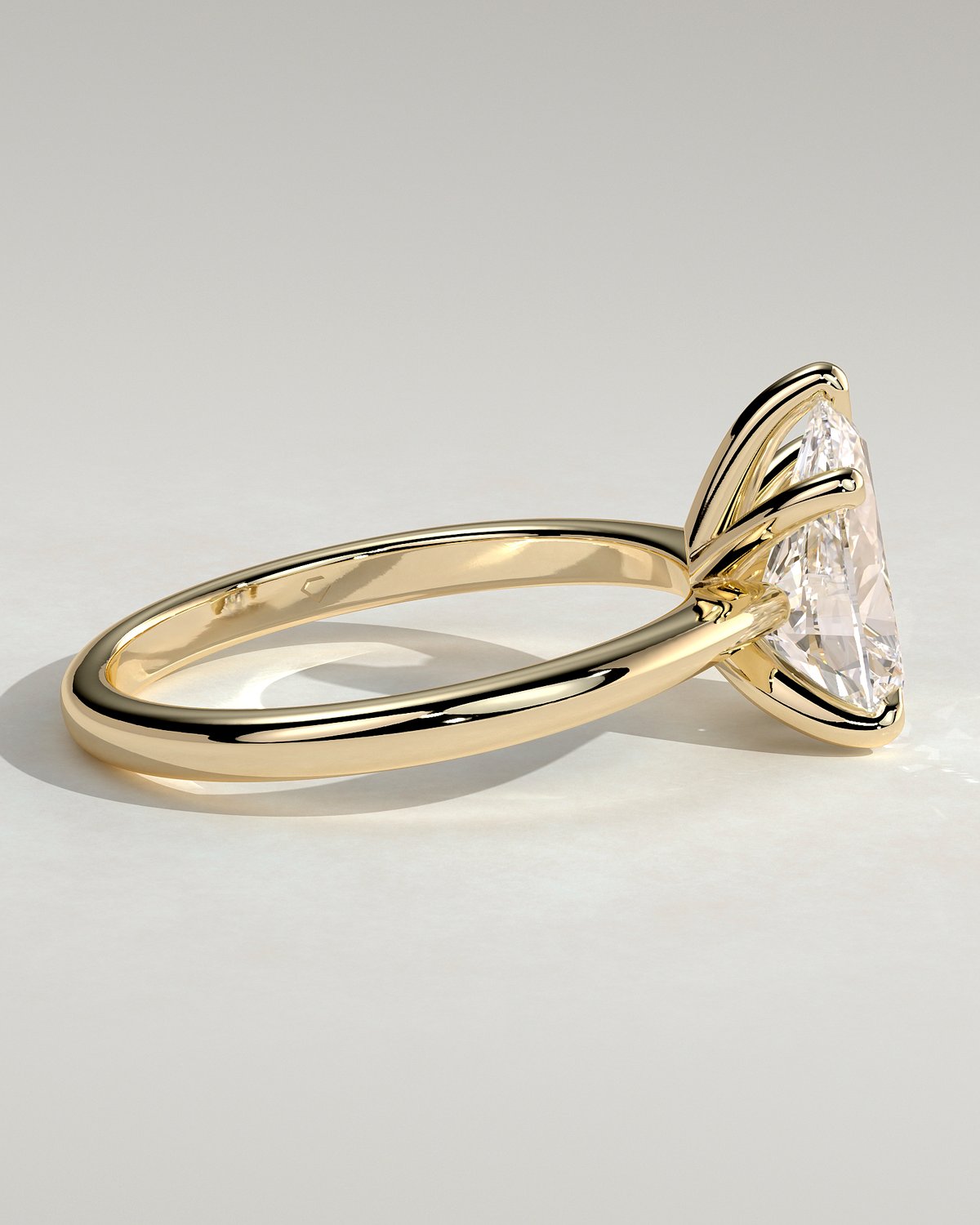 Aspen  5 Claw Pear Solitaire - 18k Yellow Gold