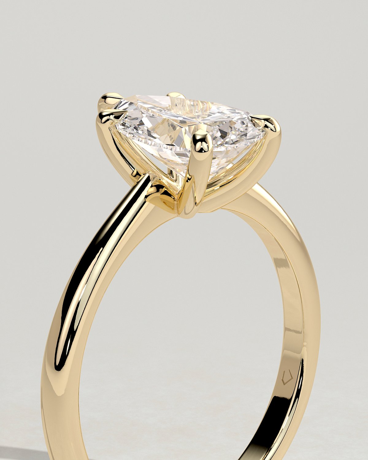 Aspen  5 Claw Pear Solitaire - 18k Yellow Gold