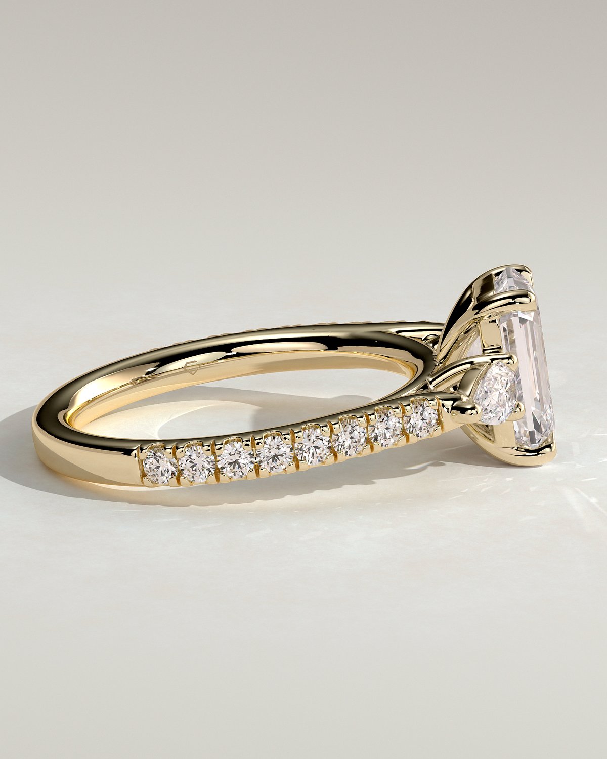 Autumn - Emerald Trilogy with Pav - 18k Yellow Gold