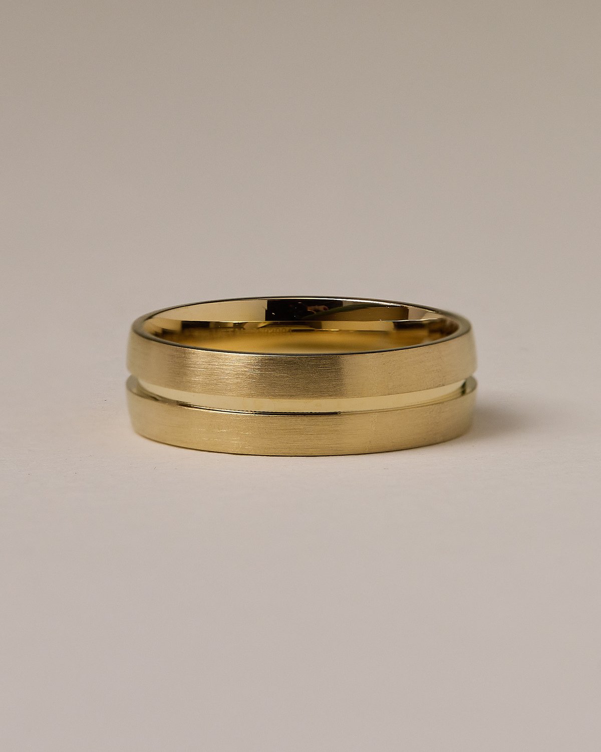 Bailey Mens Wedding Ring Lifestyle Image