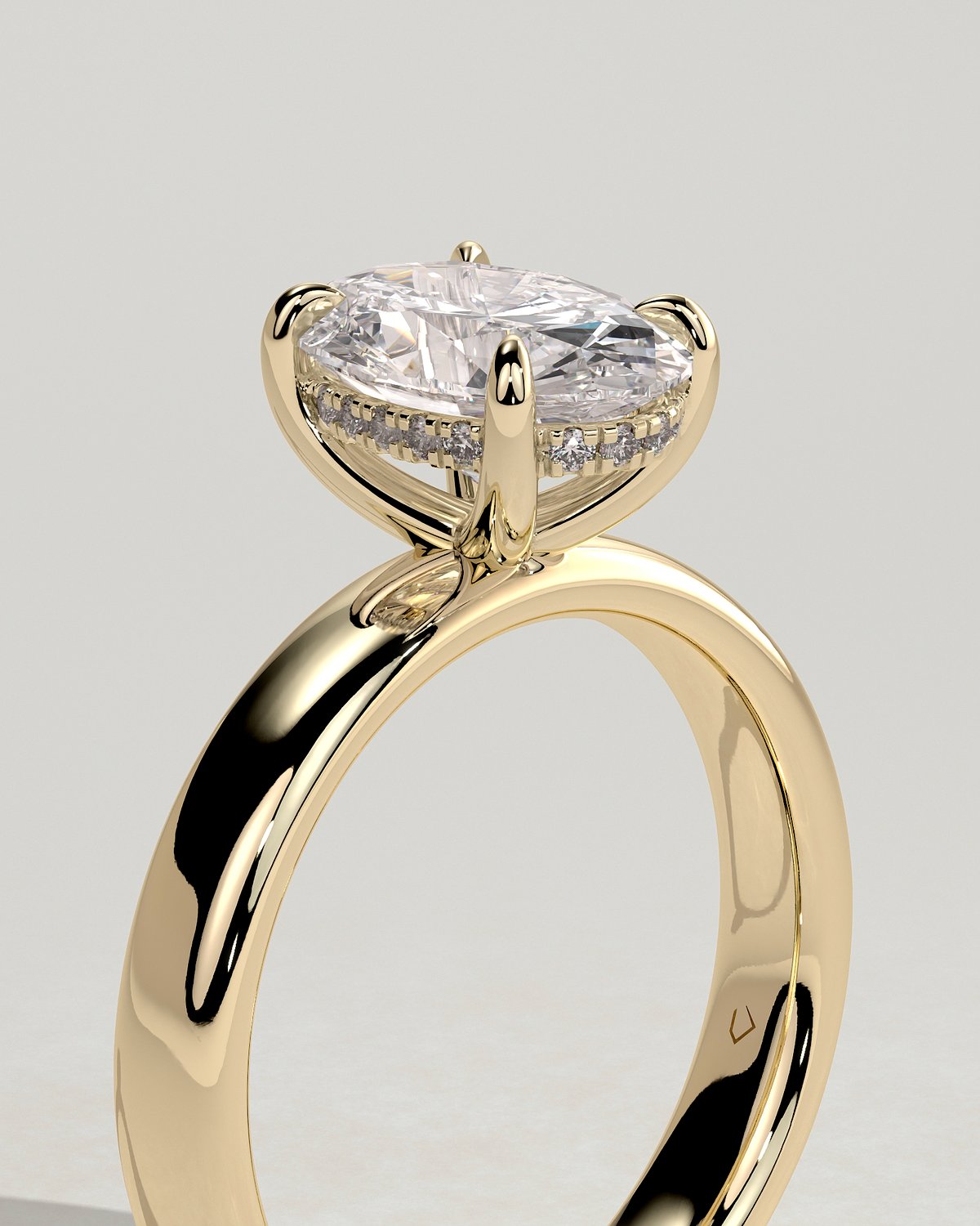 Bronte - Oval Solitaire with Cigar Band - 18k Yellow Gold High Setting