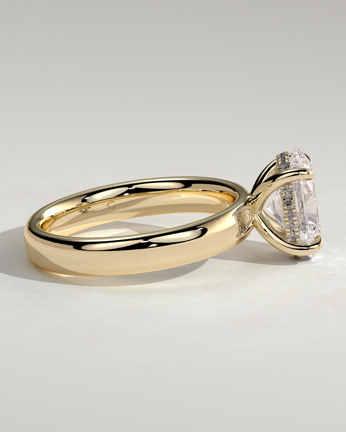 Bronte - Oval Solitaire with Cigar Band - 18k Yellow Gold High Setting