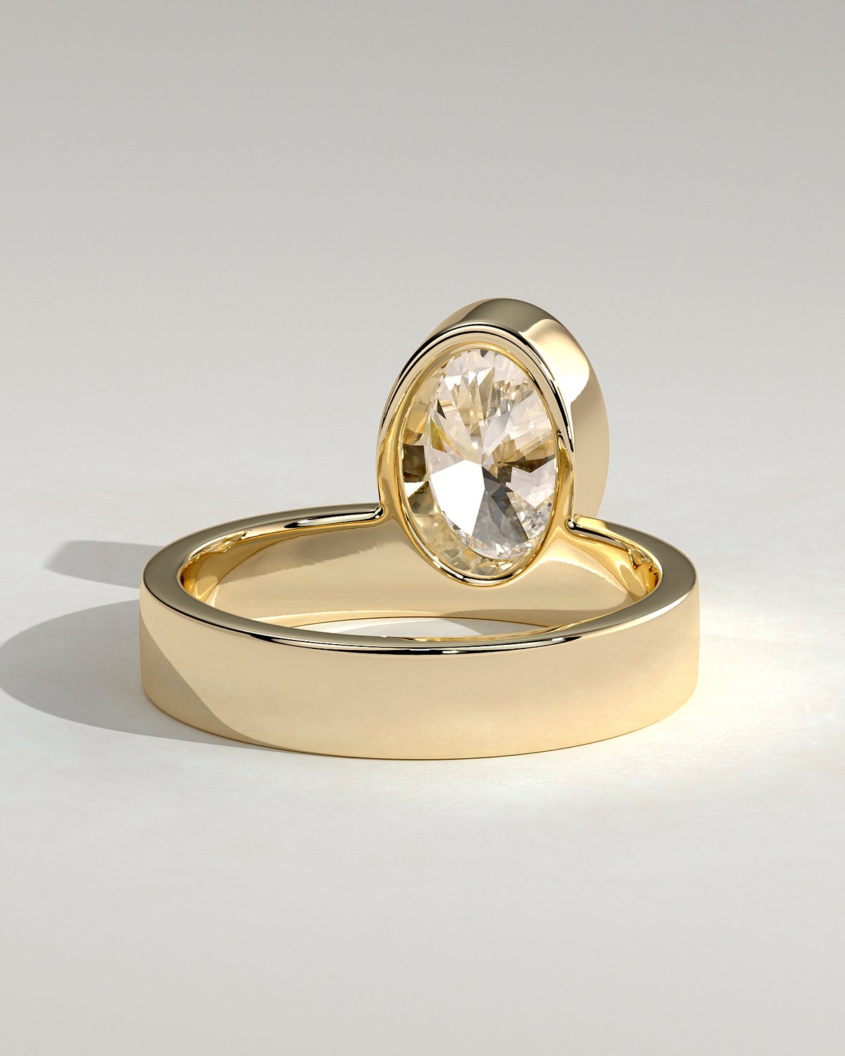 Carmen - Oval Bezel with Cigar Band - 18k Yellow Gold