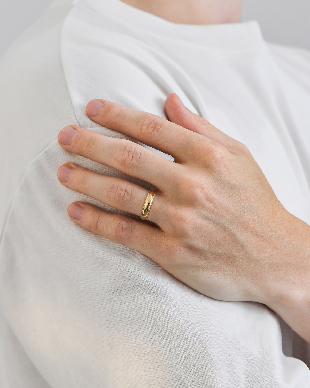 Classic Milgrain Mens Wedding Ring Lifestyle Image