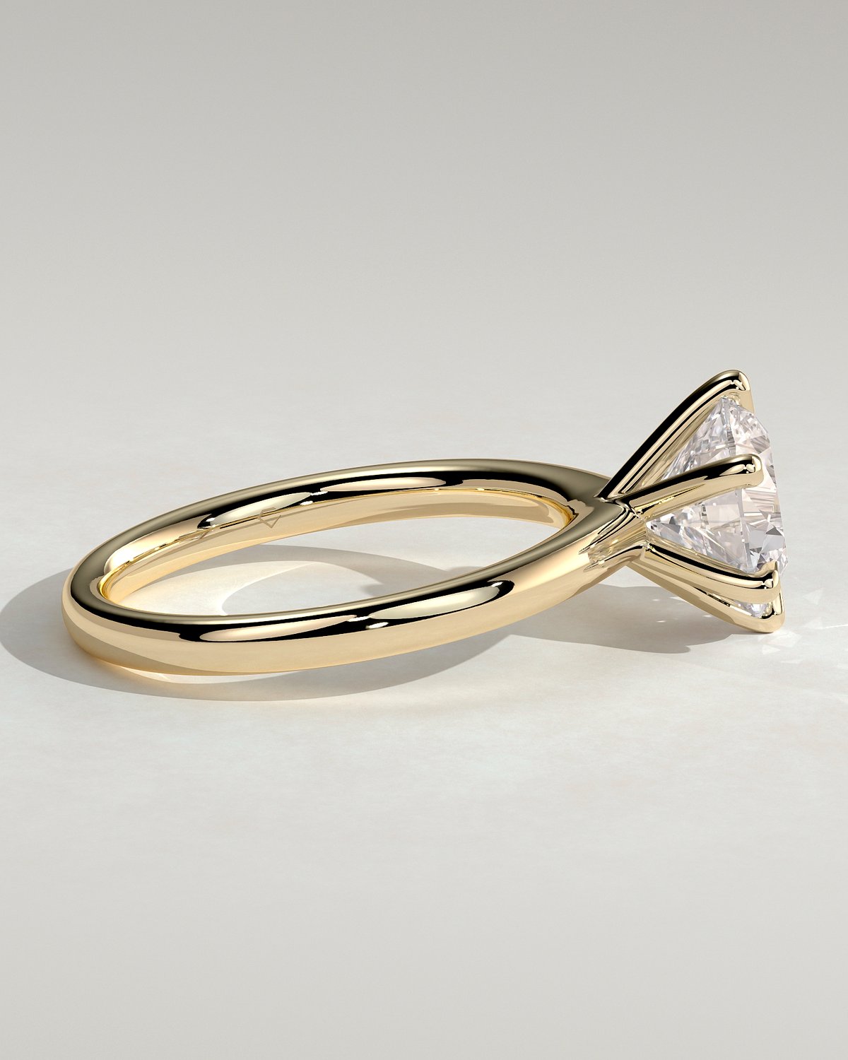Daniela - Six Claw Solitaire - 18k Yellow Gold