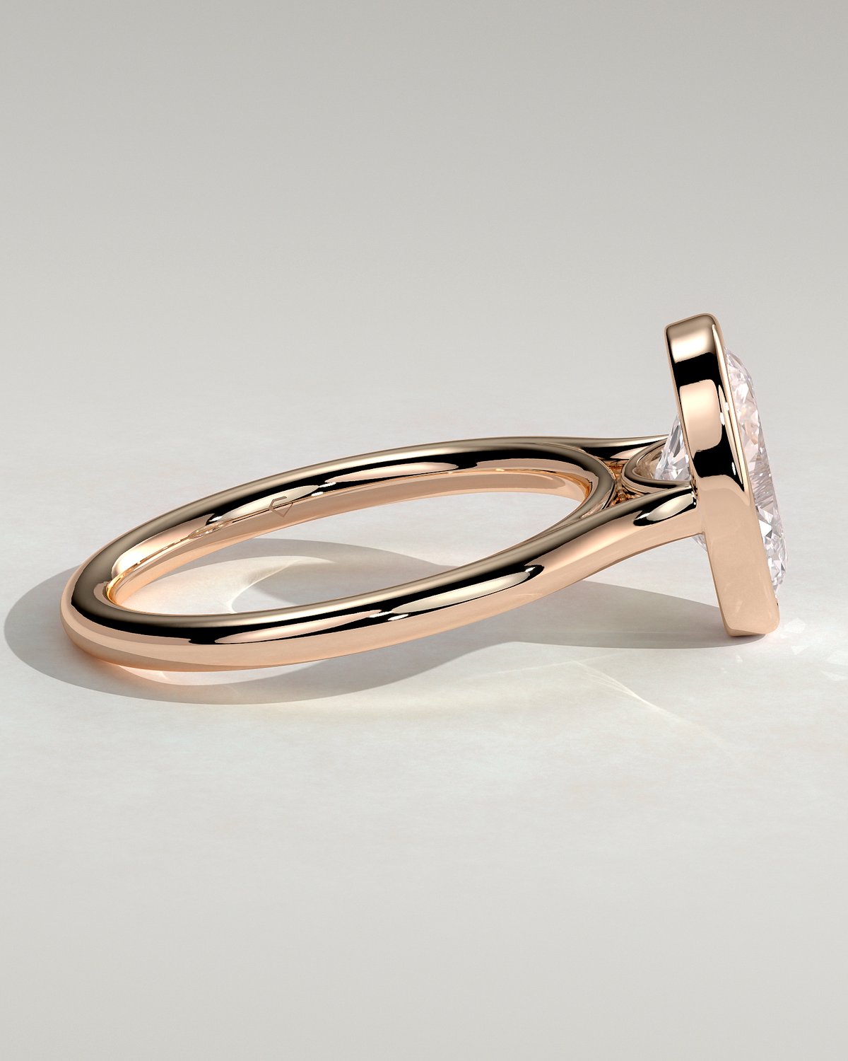 Daphne - Oval Solitaire with Cathedral Bezel Setting - 18k Rose Gold