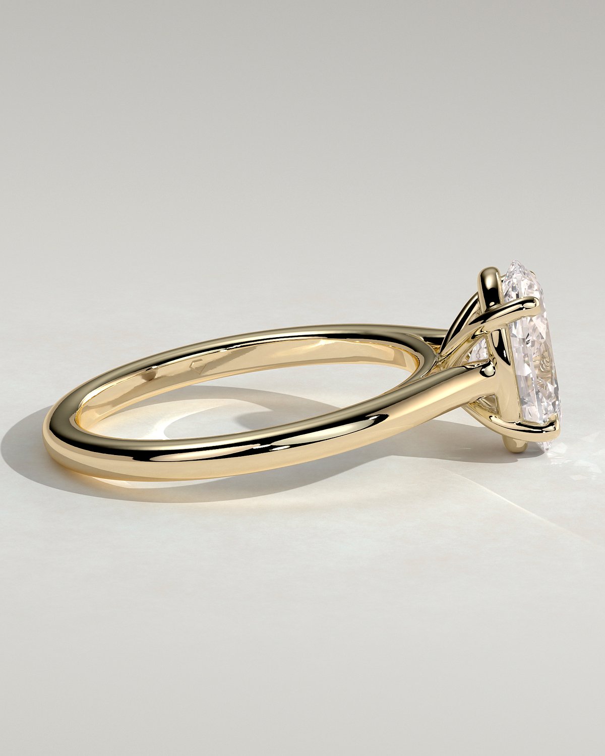 Hilary - 4 Claw Oval Solitaire - 18k Yellow Gold