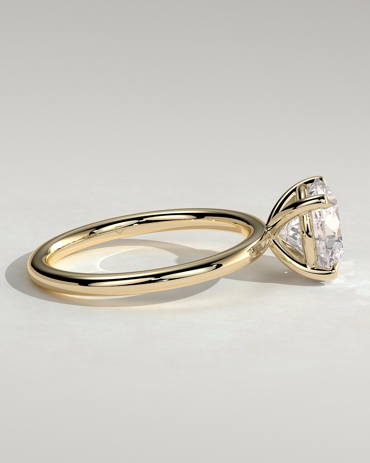 Lilly  4 Claw Round Solitaire - 18k Yellow Gold