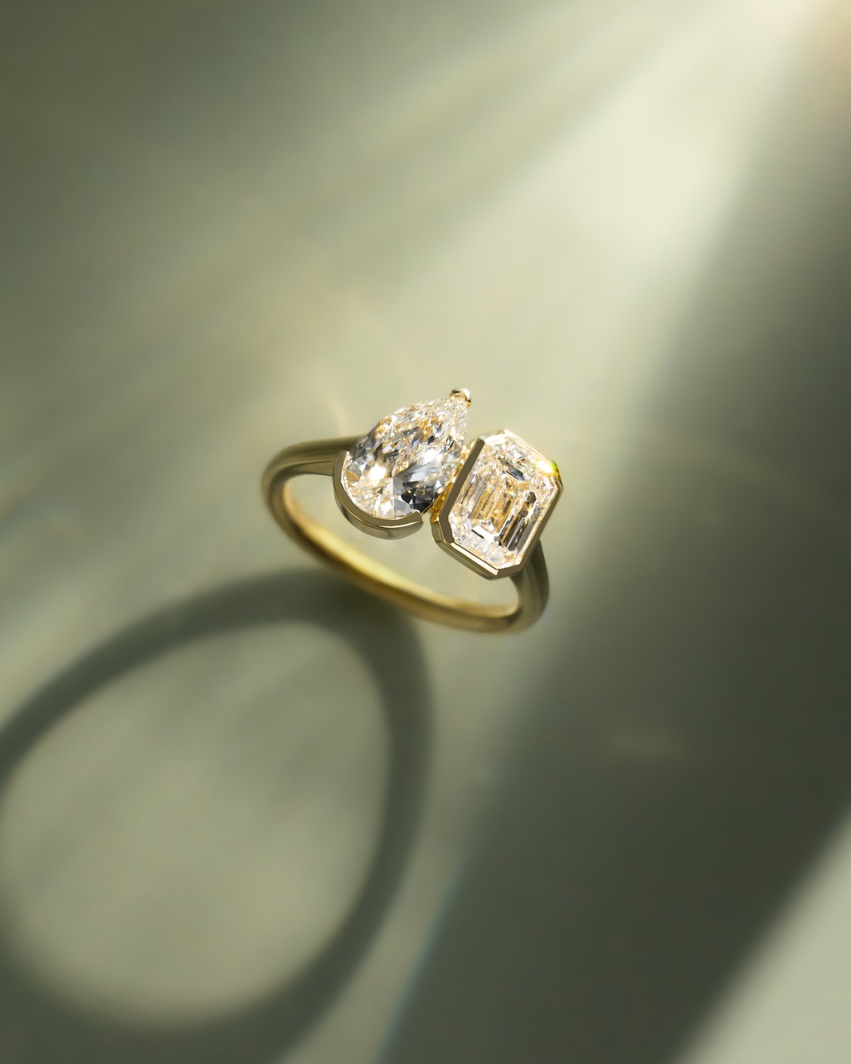 Margot - Bezel Set Pear and Emerald Toi Et Moi Lifestyle Image