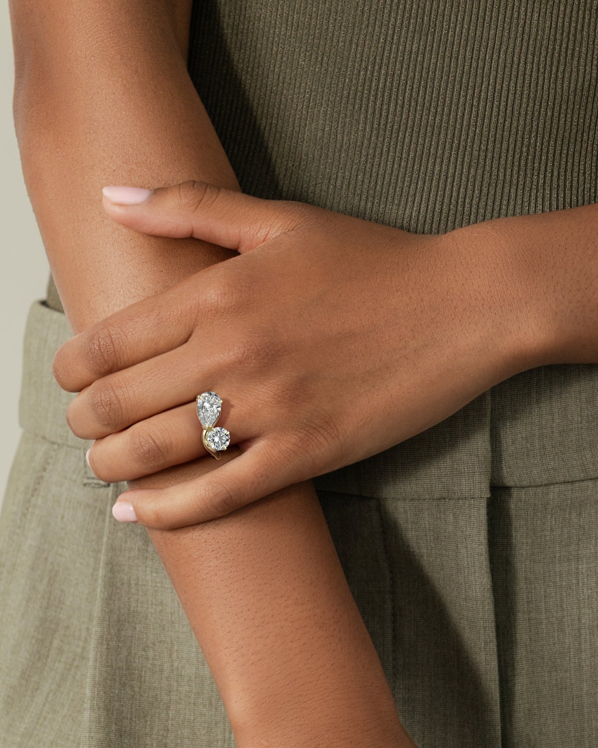 Noor - Pear and Round Stone Twist Toi et Moi - 18k Yellow Gold