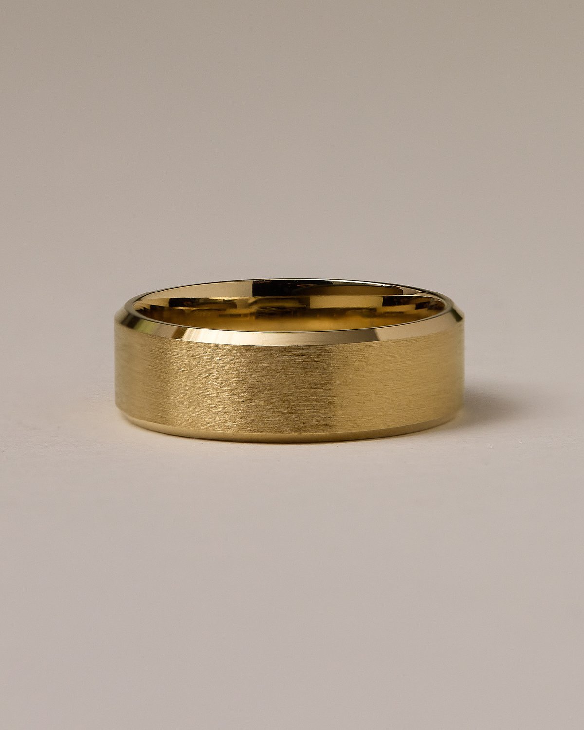 Peter Mens Wedding Ring Lifestyle Image