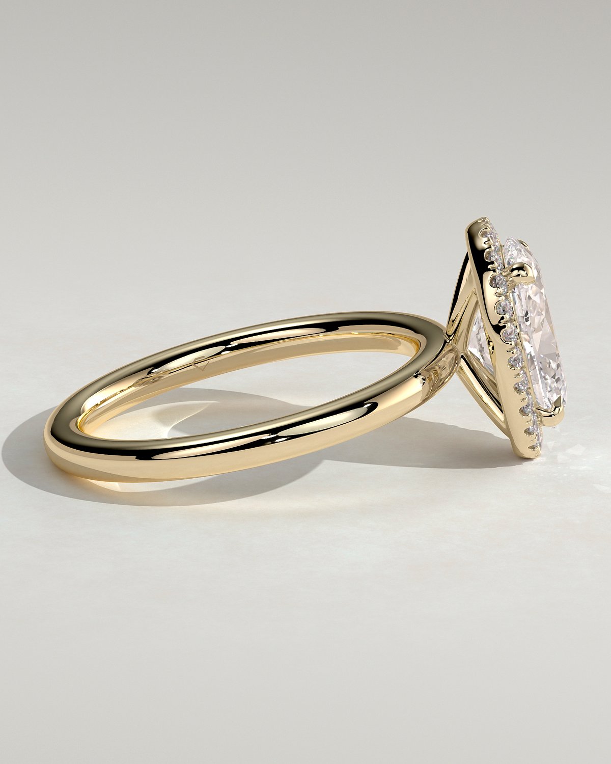Phoebe  Oval Halo - 18k Yellow Gold