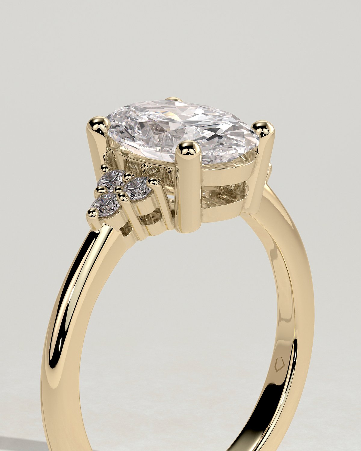 Sharon - 4 Claw Oval with Accent Stones - 18k Yellow Gold