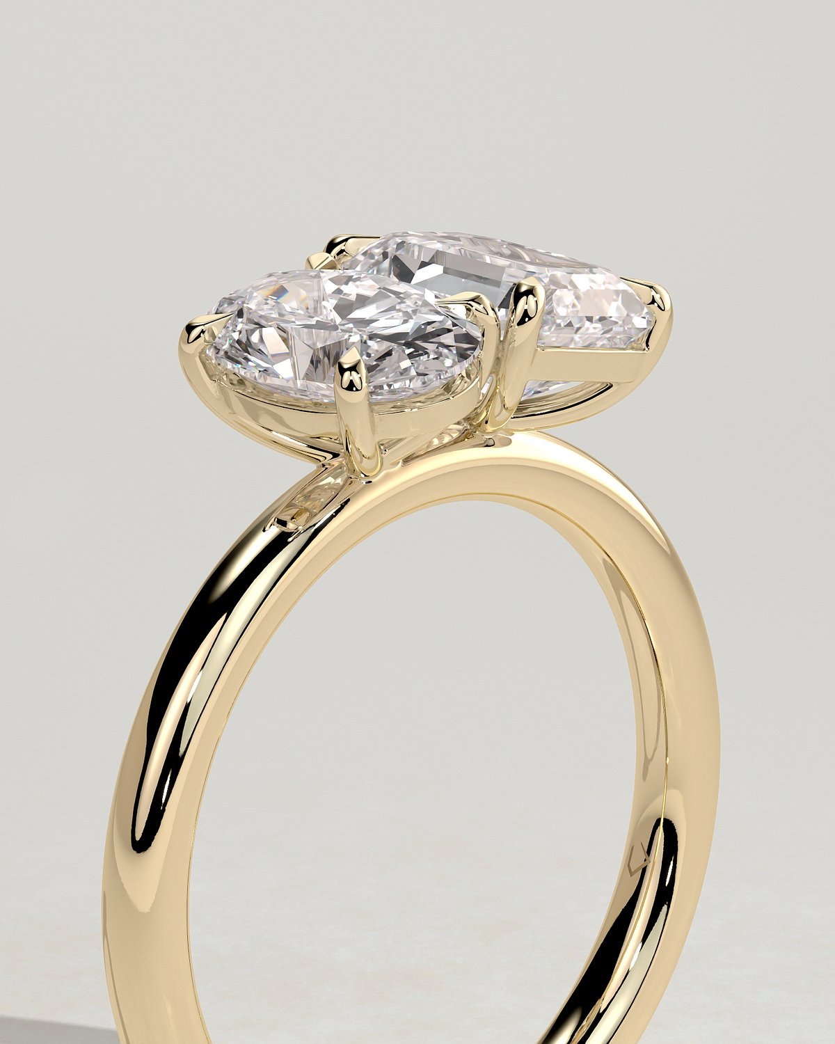 Tanya - Oval & Emerald Toi et Moi - 18k Yellow Gold