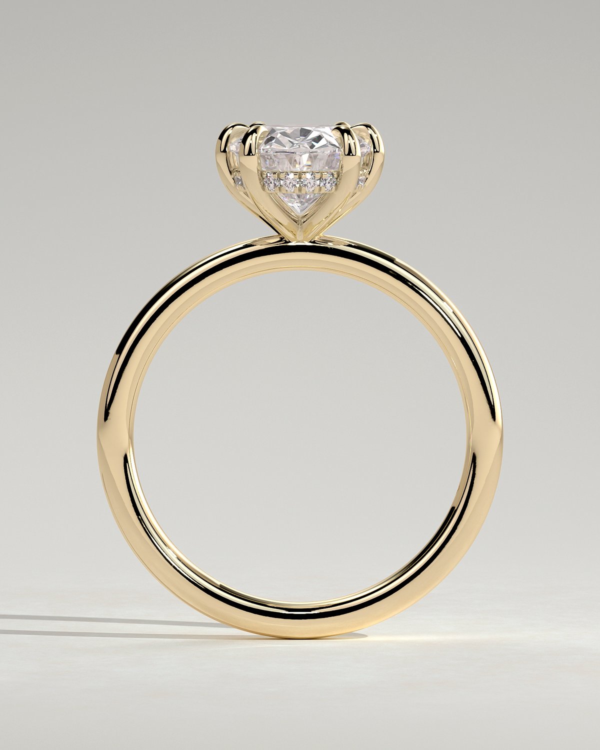 Wilma - Six Claw Oval Solitaire - 18k Yellow Gold