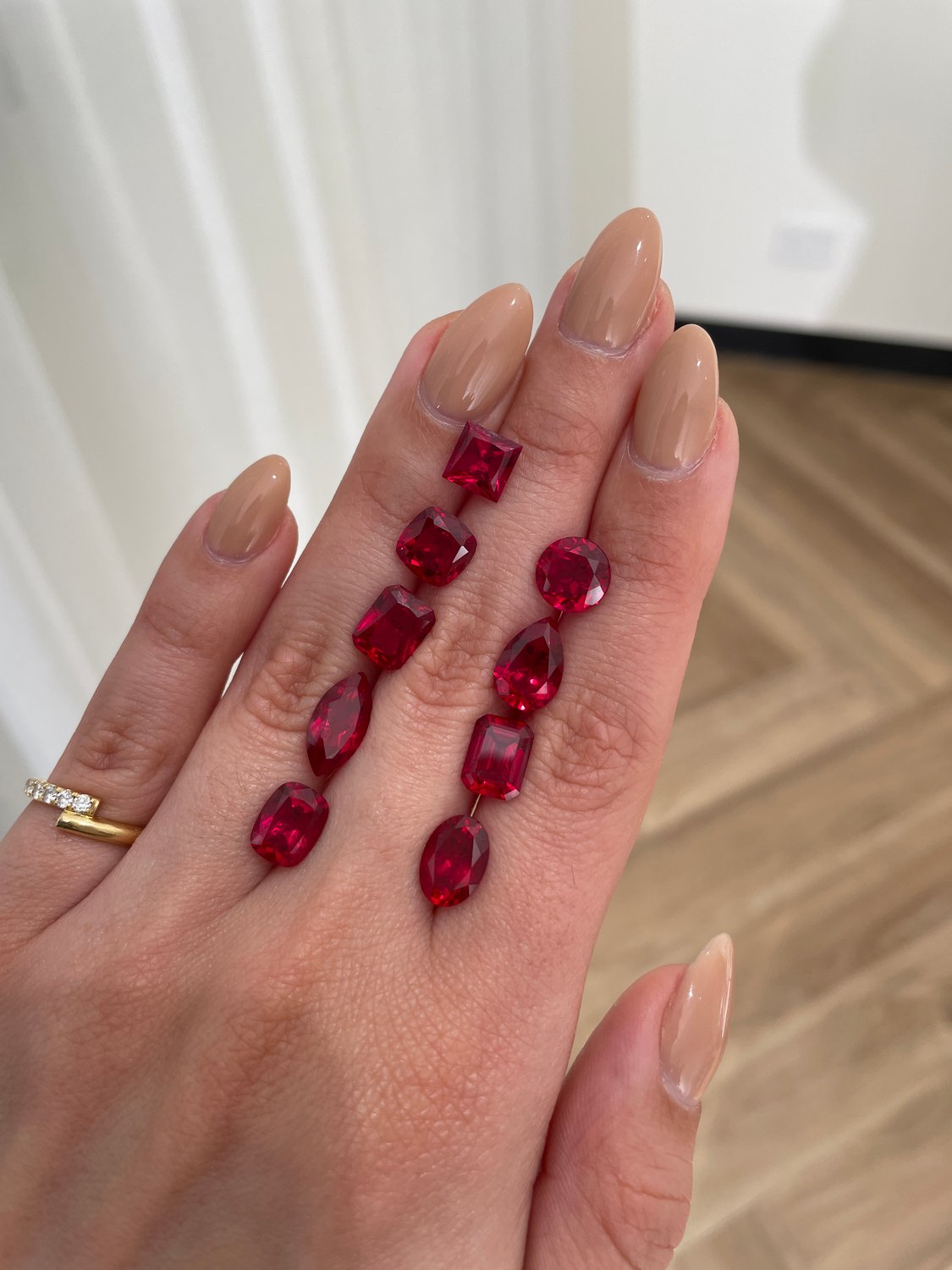 Radiant Sapphire Stone Lifestyle Image