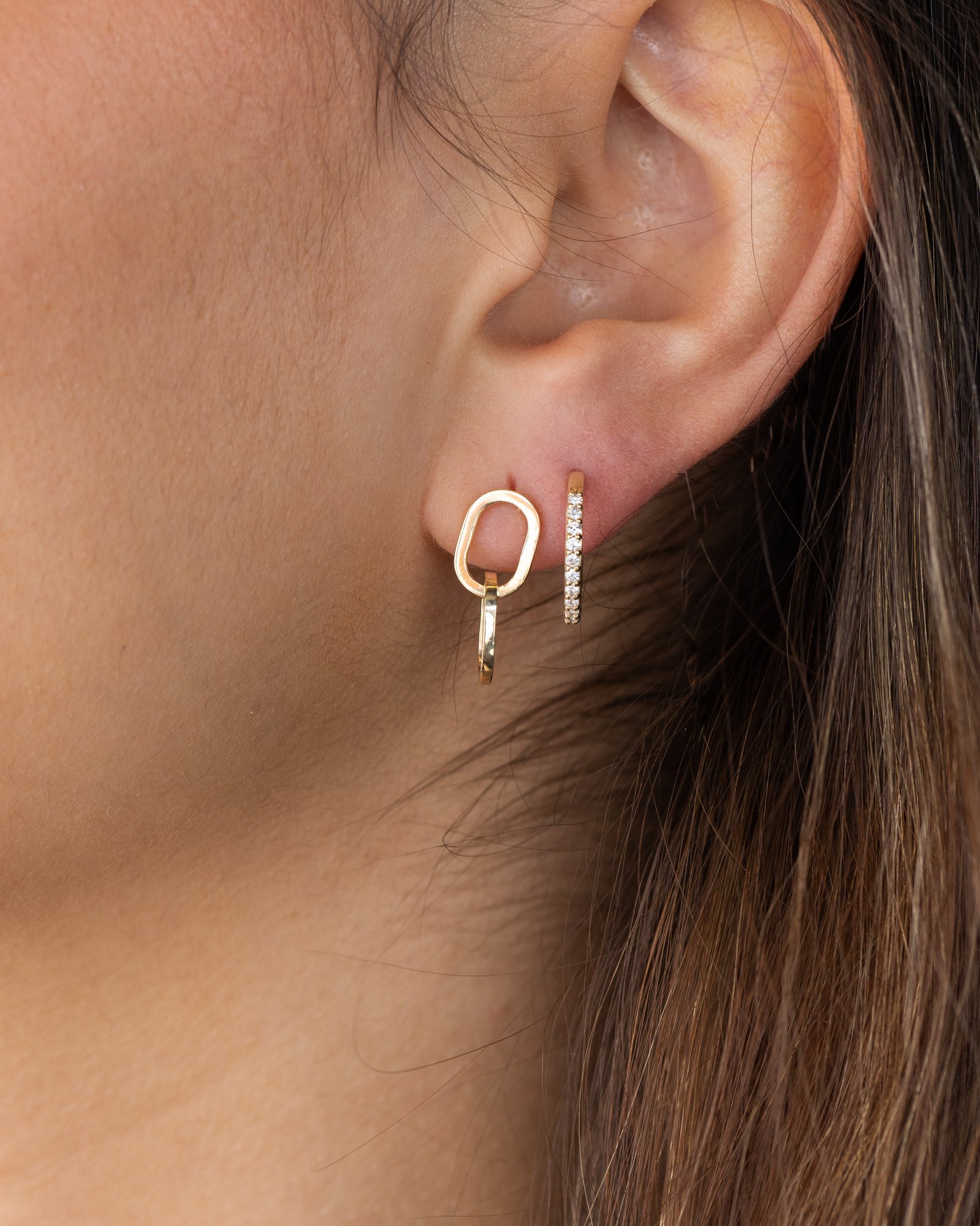 Shay - Interlocking Elongated Oval Earrings Lifestyle Image