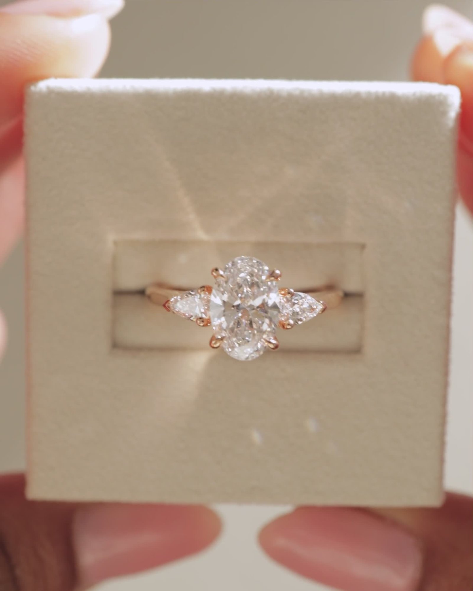 04_4386_Video 4x5.mov