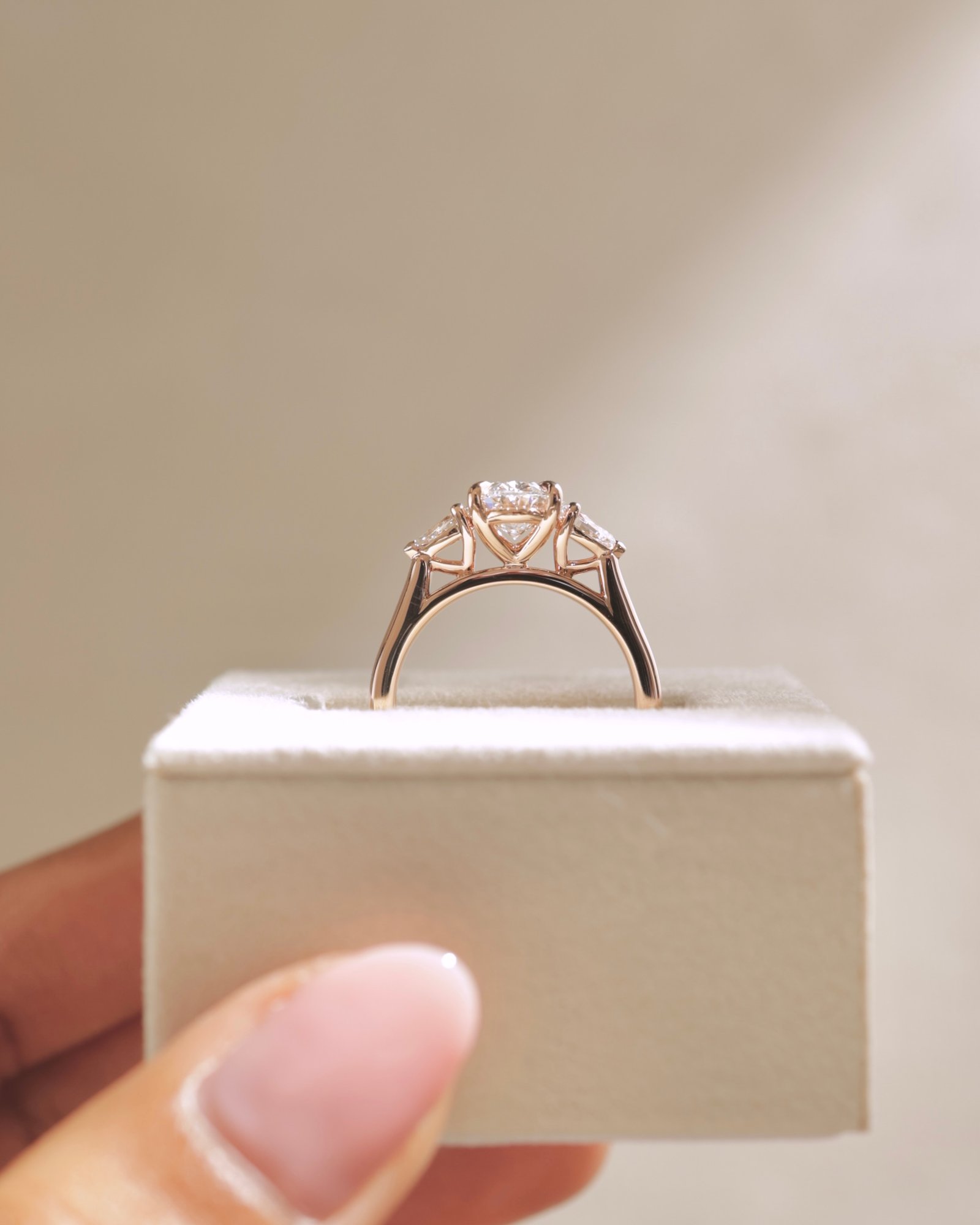 18k Rose Gold | 1.59ct - D - VVS2 Oval Lab Diamond | Lab Diamond side stones