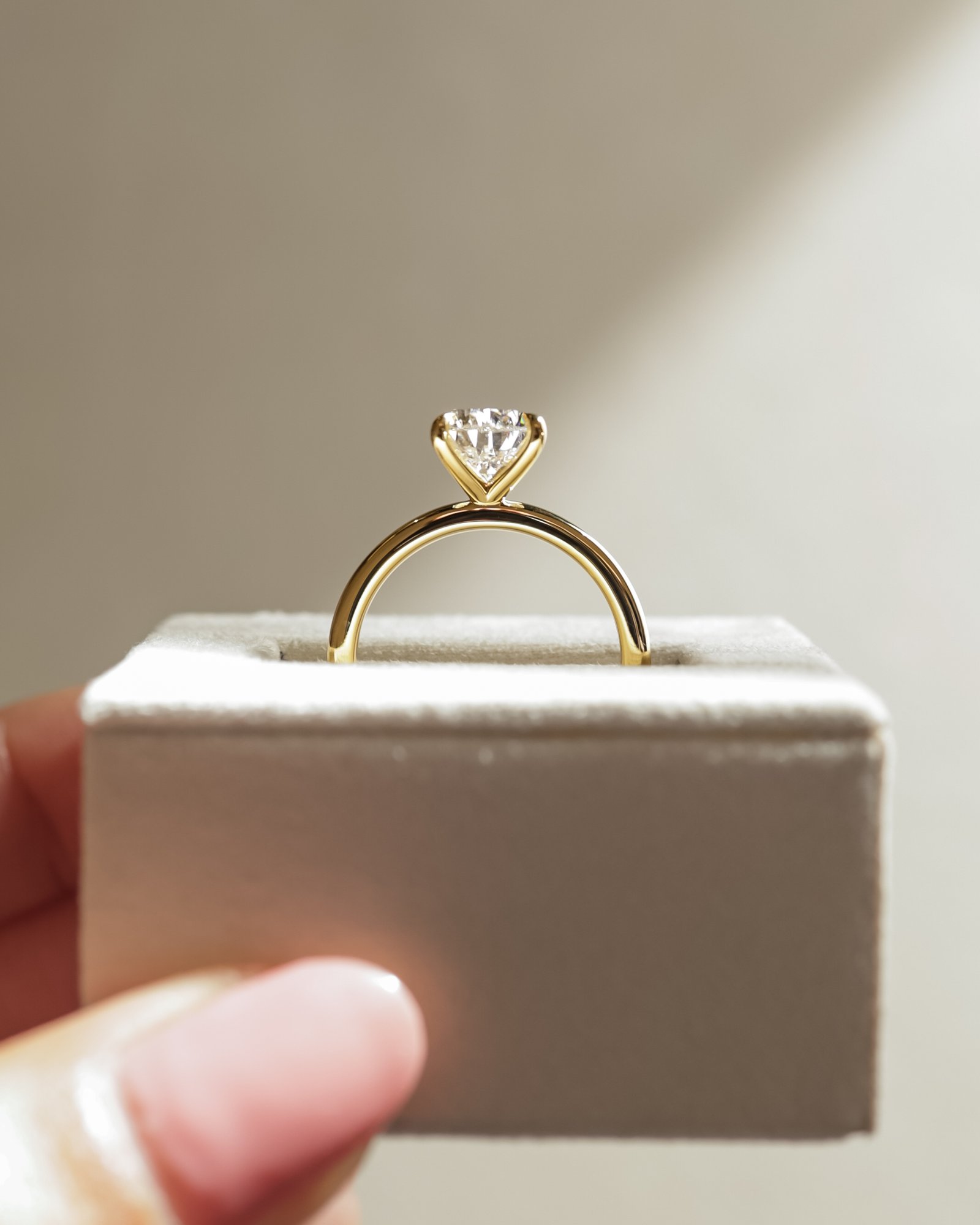18k Yellow Gold | 2.08ct - F - VVS2 Pear Lab Diamond