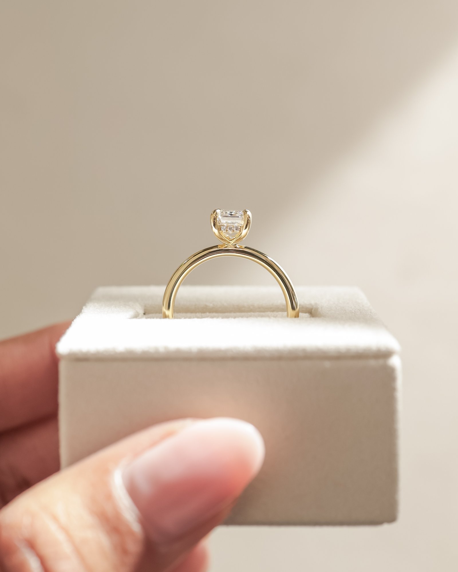 18k Yellow Gold | 1.45ct - D - VVS2 Emerald Lab Diamond | Lab Diamond side stones