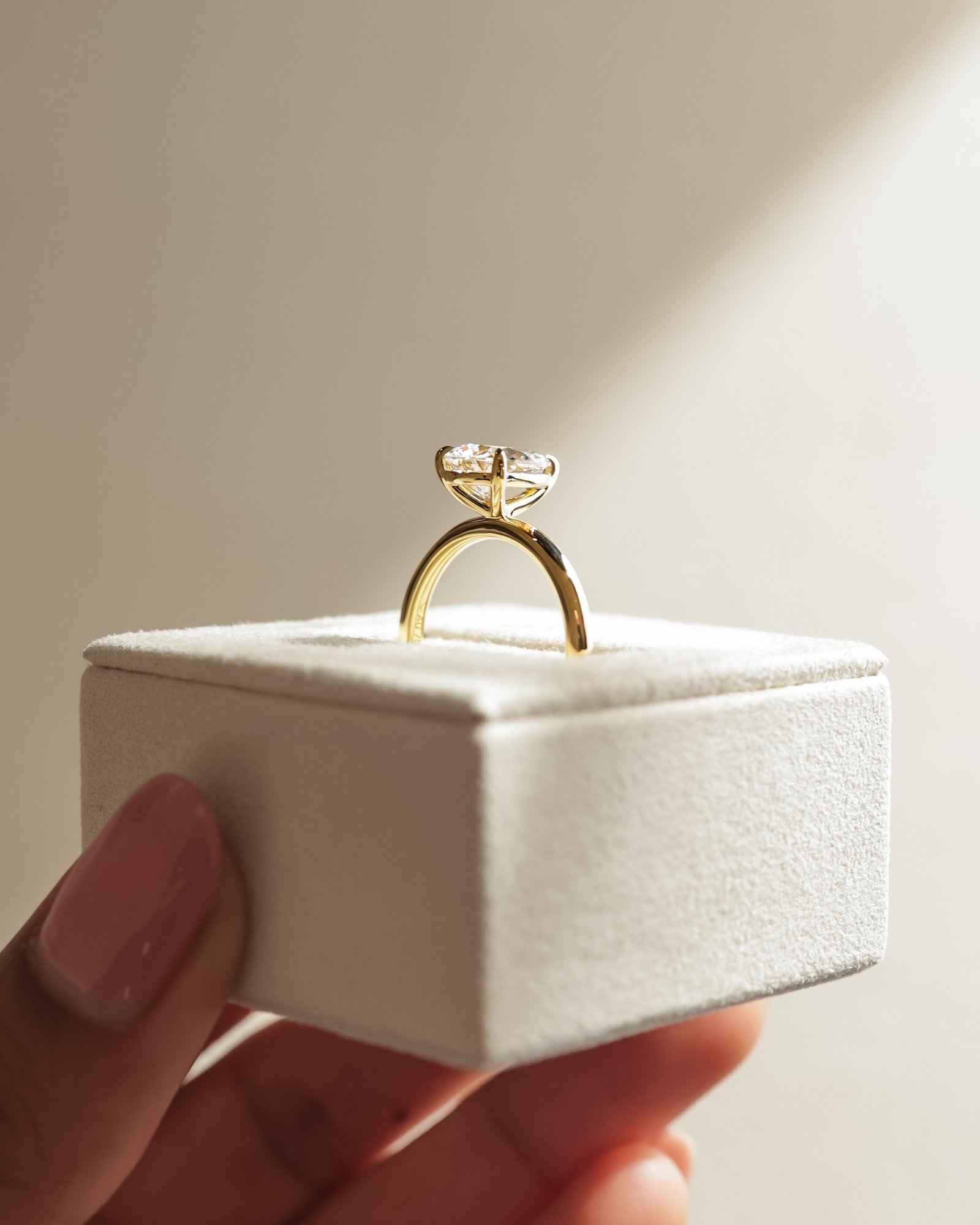 18k Yellow Gold | Eagle Claw | 1.62ct - E - VVS2 Pear Lab Diamond