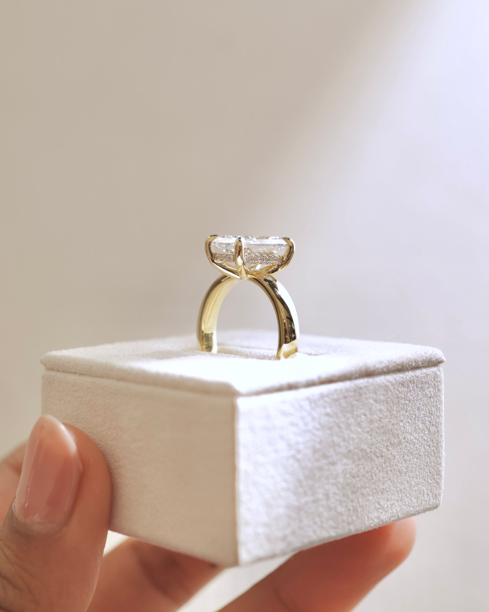 18k Yellow Gold | Low Set | 3.67ct - F - VVS2 Radiant Lab Diamond | Lab Diamond side stones