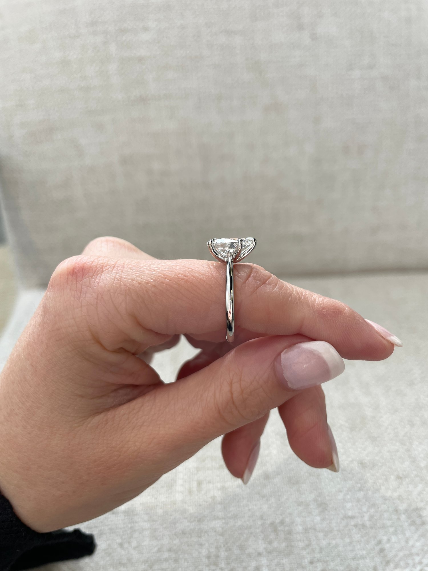 Platinum | 2.01ct - F - VVS2 Pear Lab Diamond