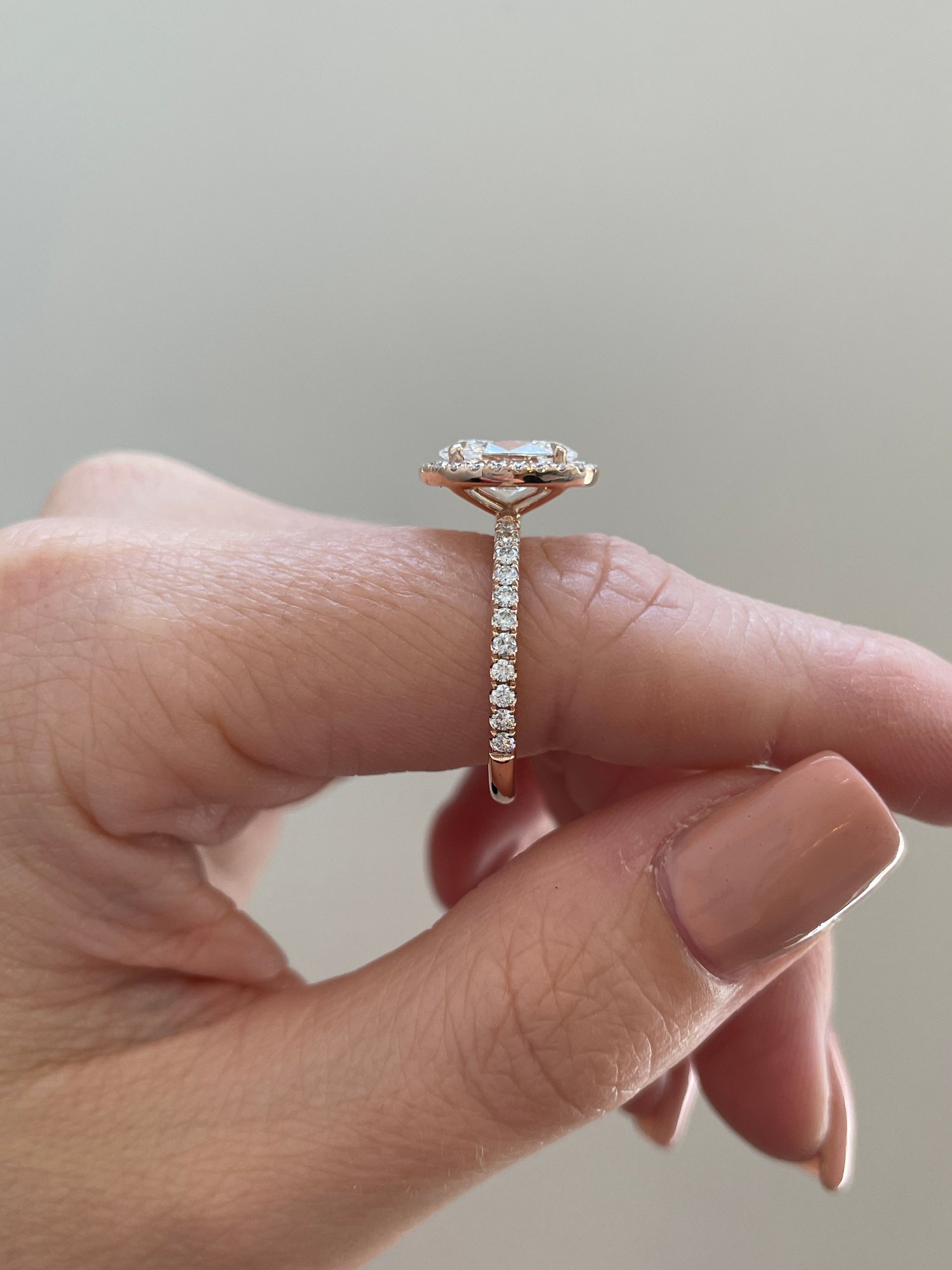 18k Rose Gold | 1.53ct - E - VVS2 Oval Lab Diamond | Lab Diamond side stones