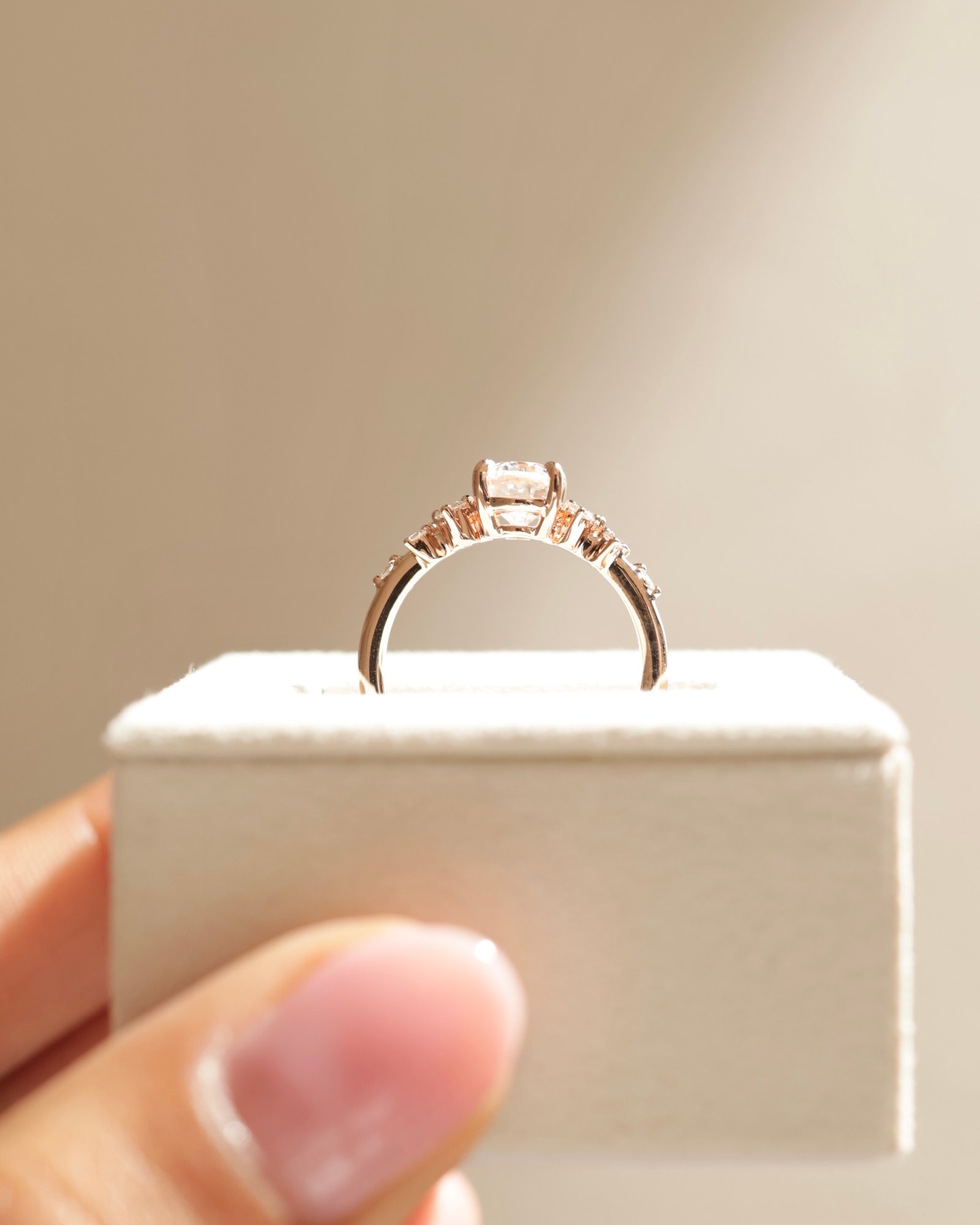 18k Rose Gold | 8x6mm Oval Moissanite | Lab Diamond side stones