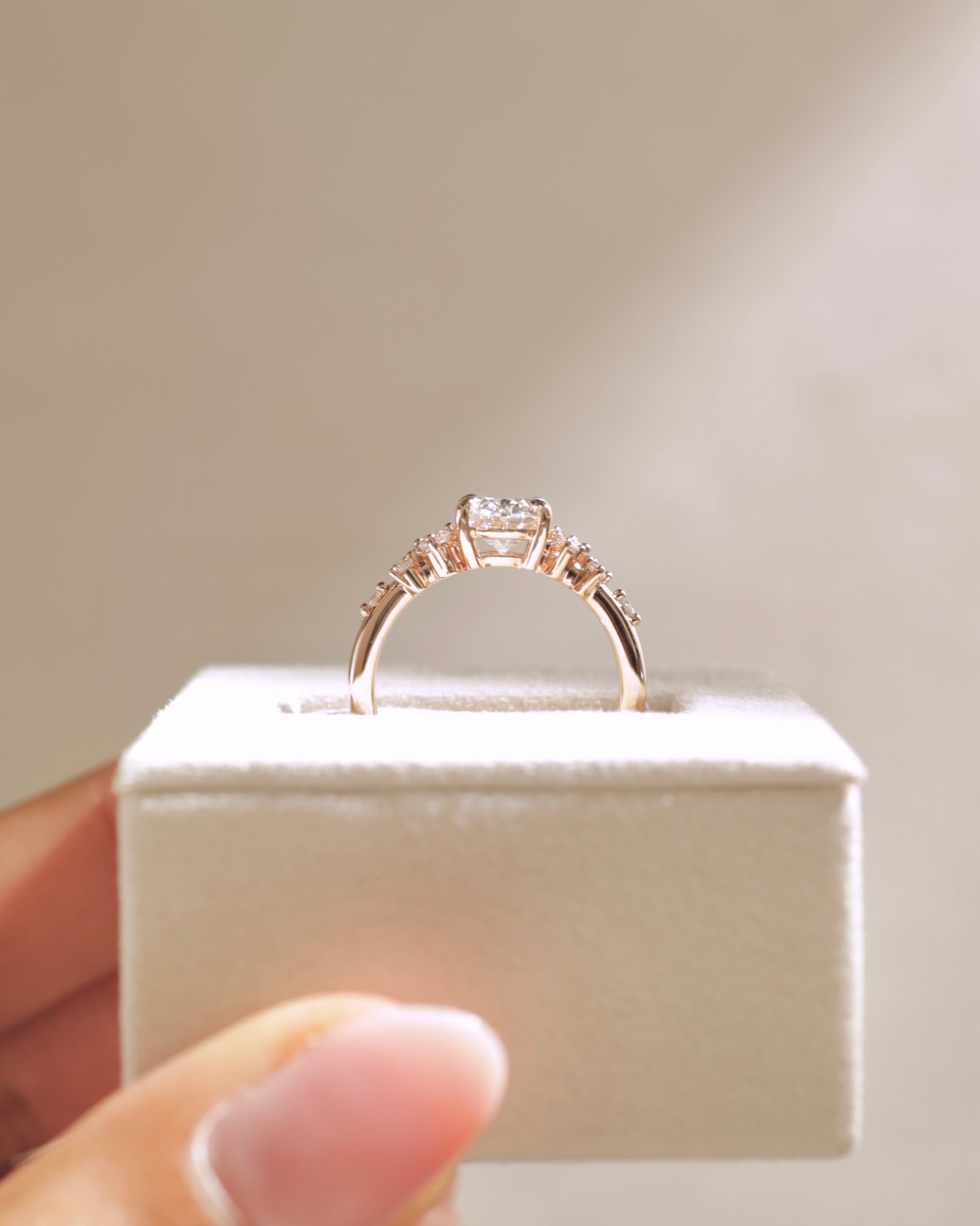 18k Rose Gold | 1.55ct - D - VS1 Oval Lab Diamond