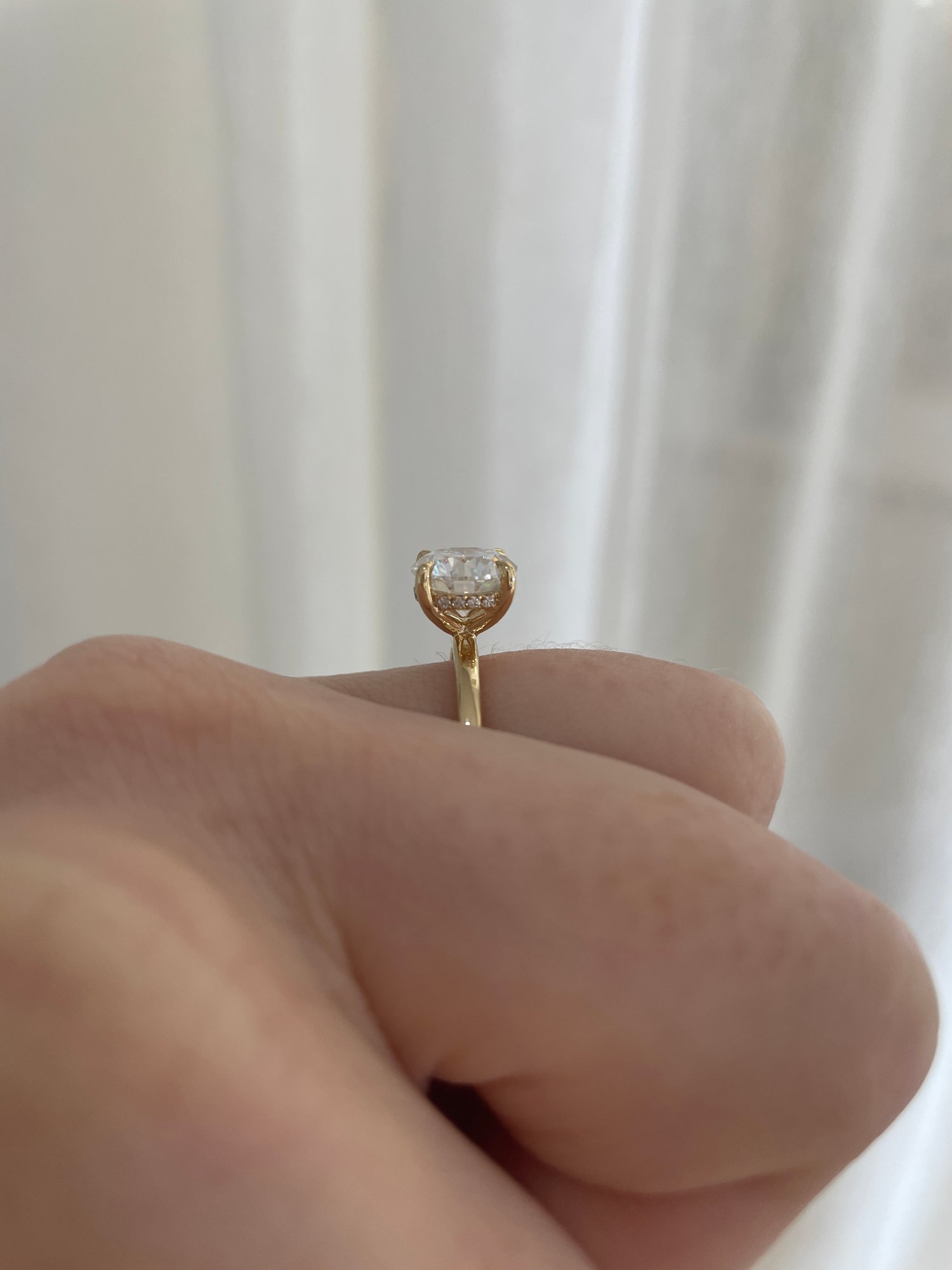 18k Yellow Gold | 8mm Round Moissanite | Lab Diamond side stones