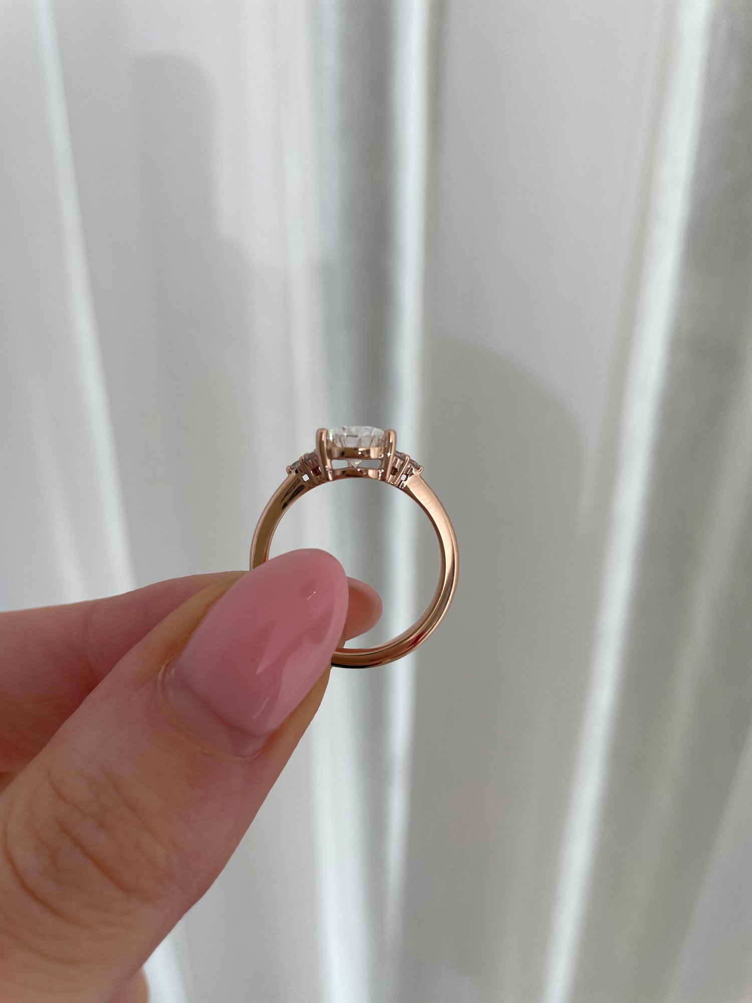 18k Rose Gold | 1.52ct - E - VS2 Pear Lab Diamond | Lab Diamond side stones