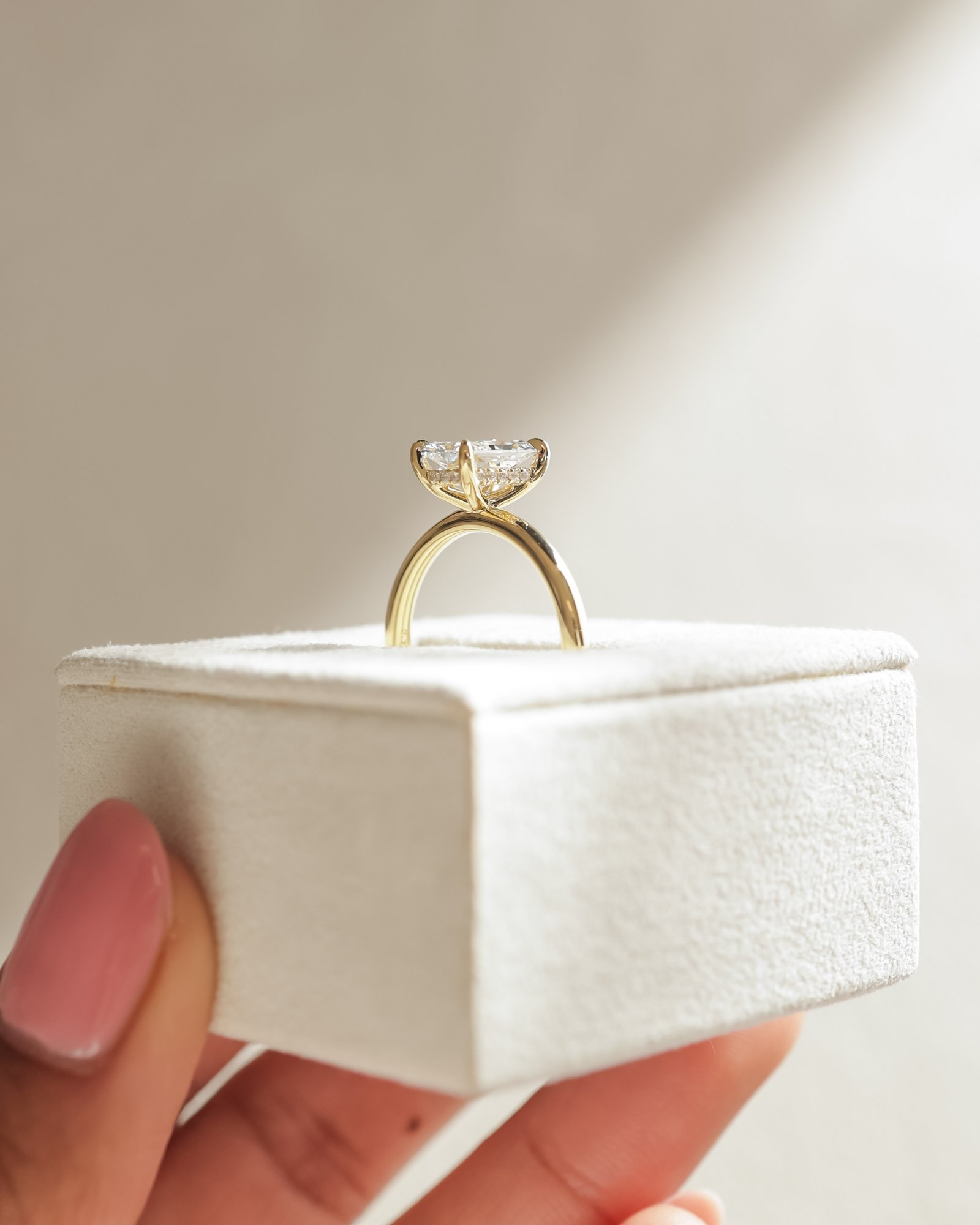 18k Yellow Gold | 1.32ct - E - VVS2 Radiant Lab Diamond | Lab Diamond side stones