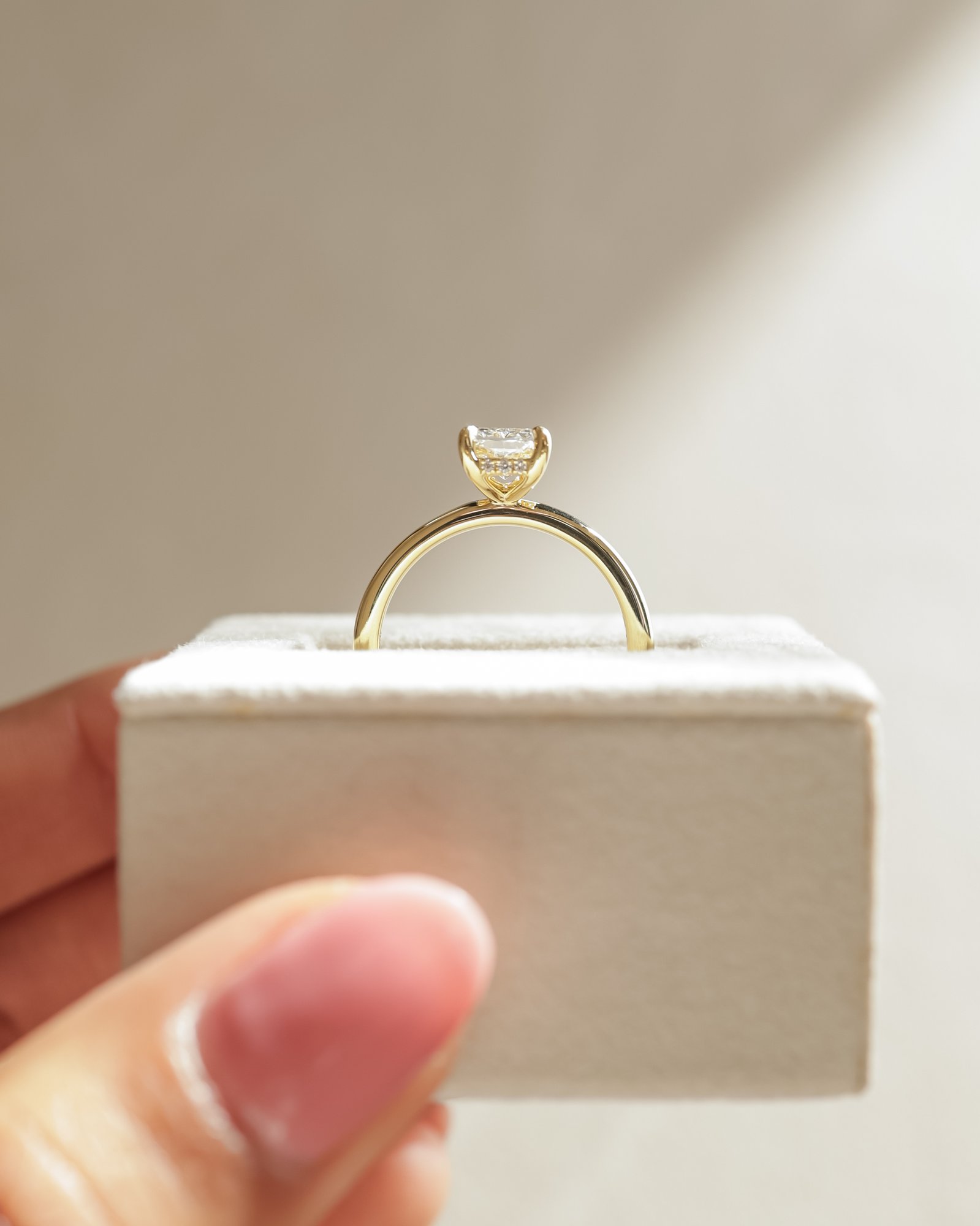 18k Yellow Gold | 1.32ct - E - VVS2 Radiant Lab Diamond | Lab Diamond side stones