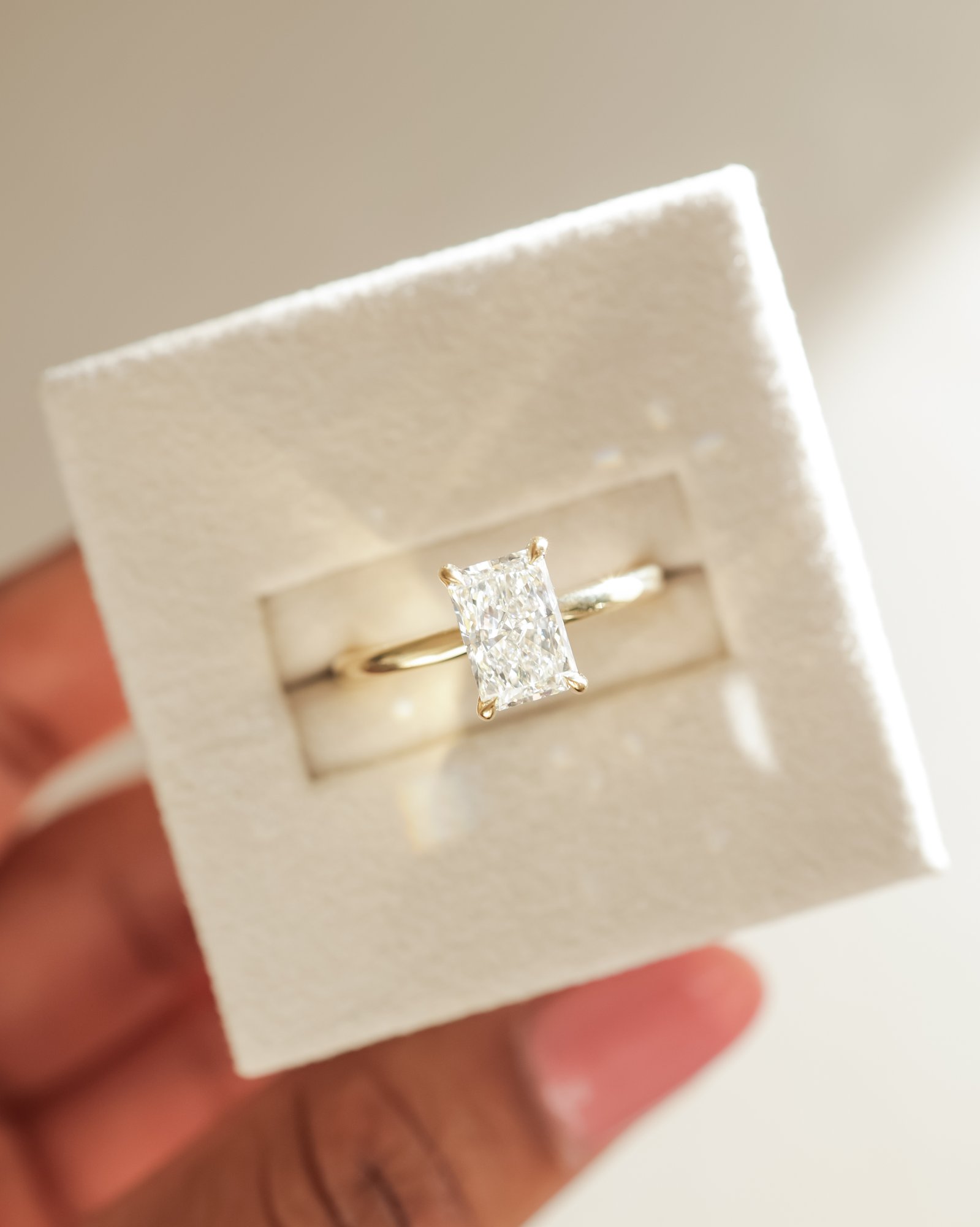 18k Yellow Gold | 1.32ct - E - VVS2 Radiant Lab Diamond | Lab Diamond side stones