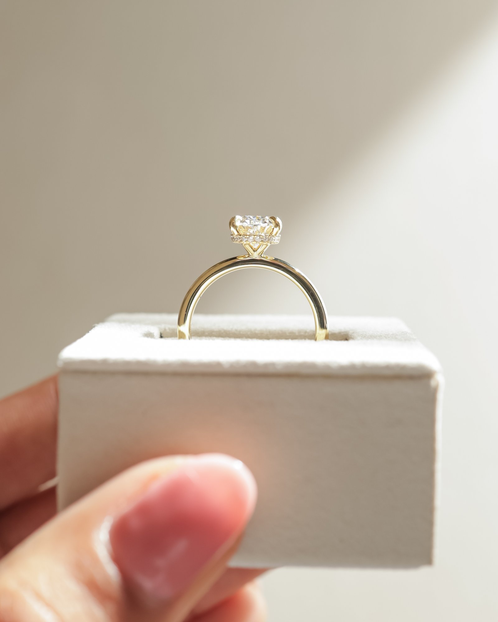 18k Yellow Gold | 2.07ct - D - VVS2 Oval Lab Diamond | Lab Diamond side stones