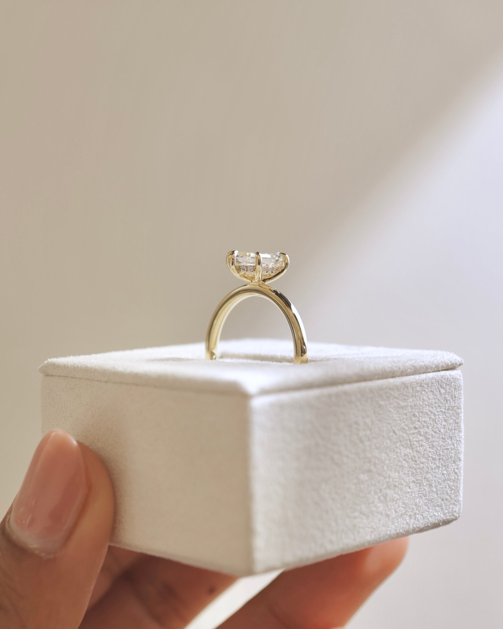 18k Yellow Gold | 1.47ct - D - VS1 Elongated Hexagon Lab Diamond | Lab Diamond side stones