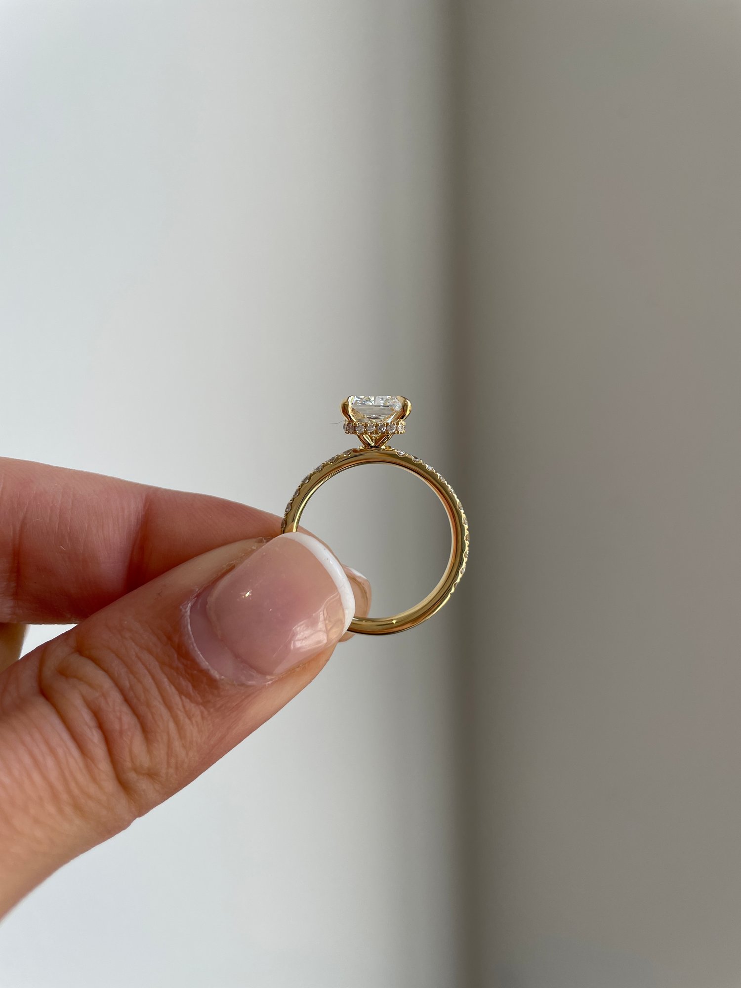 18k Yellow Gold | 2.22ct - F - VS1 Radiant Lab Diamond | Lab Diamond side stones