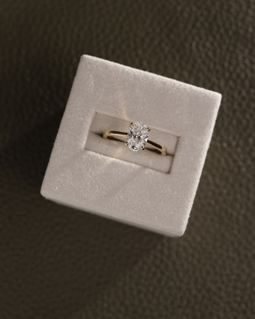 18k Yellow Gold | 1.16ct - E - VS1 Oval Lab Diamond