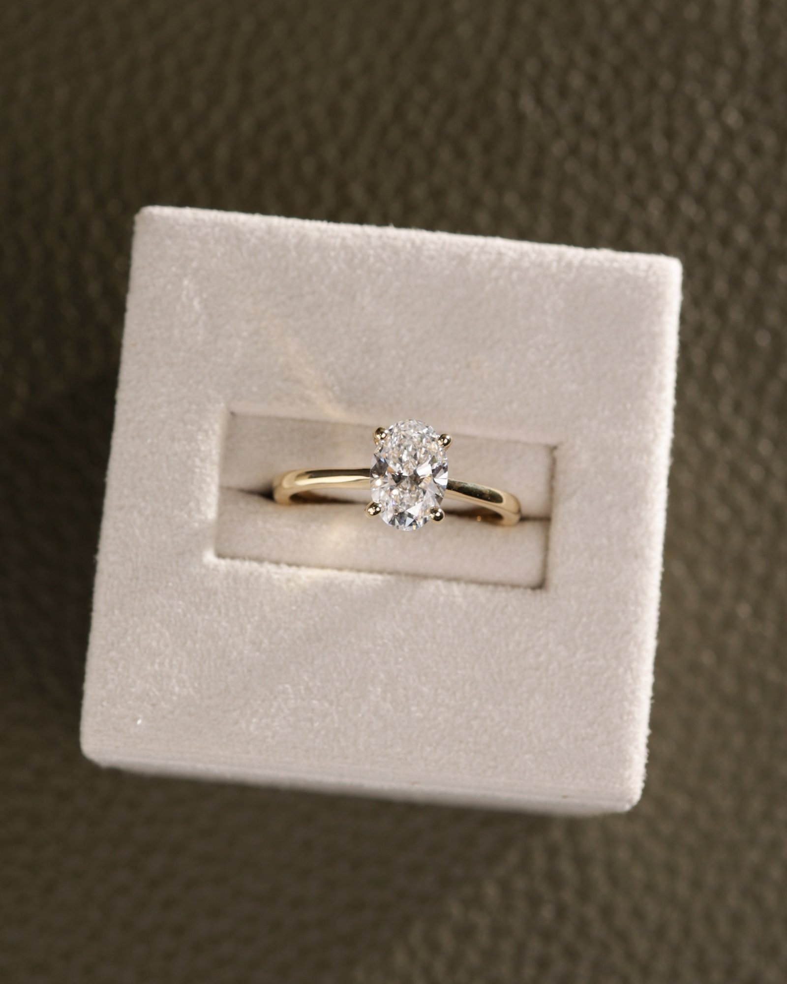 18k Yellow Gold | 1.16ct - E - VS1 Oval Lab Diamond