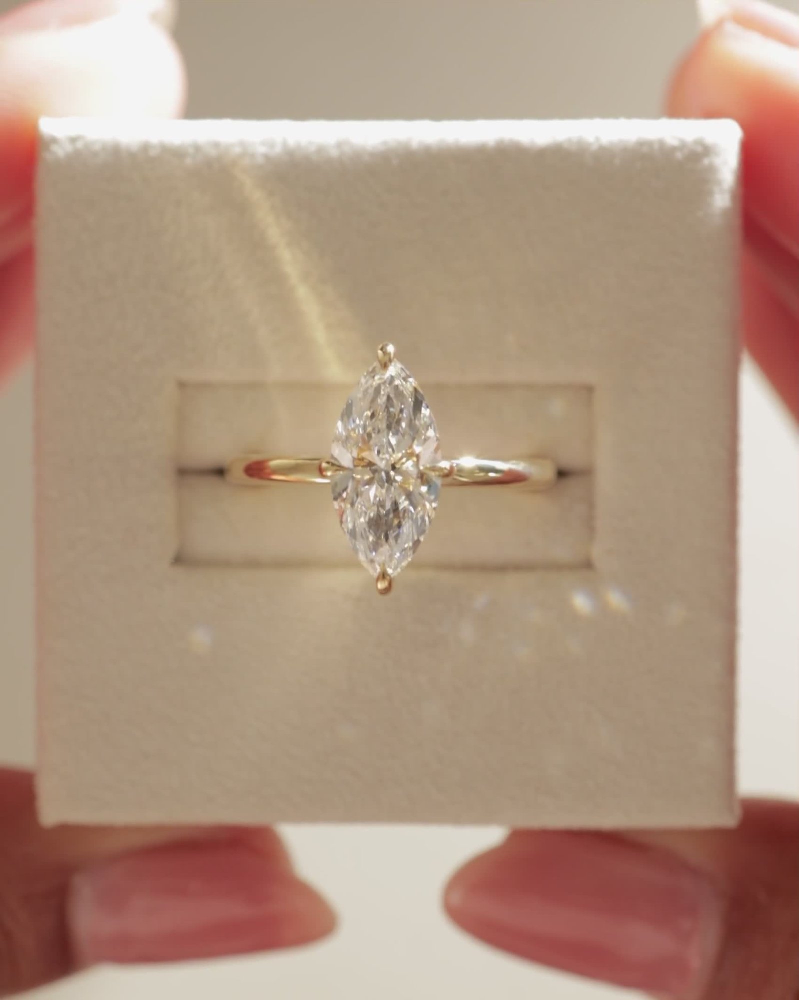 18k Yellow Gold | 1.81ct - F - VVS2 Marquise Lab Diamond
