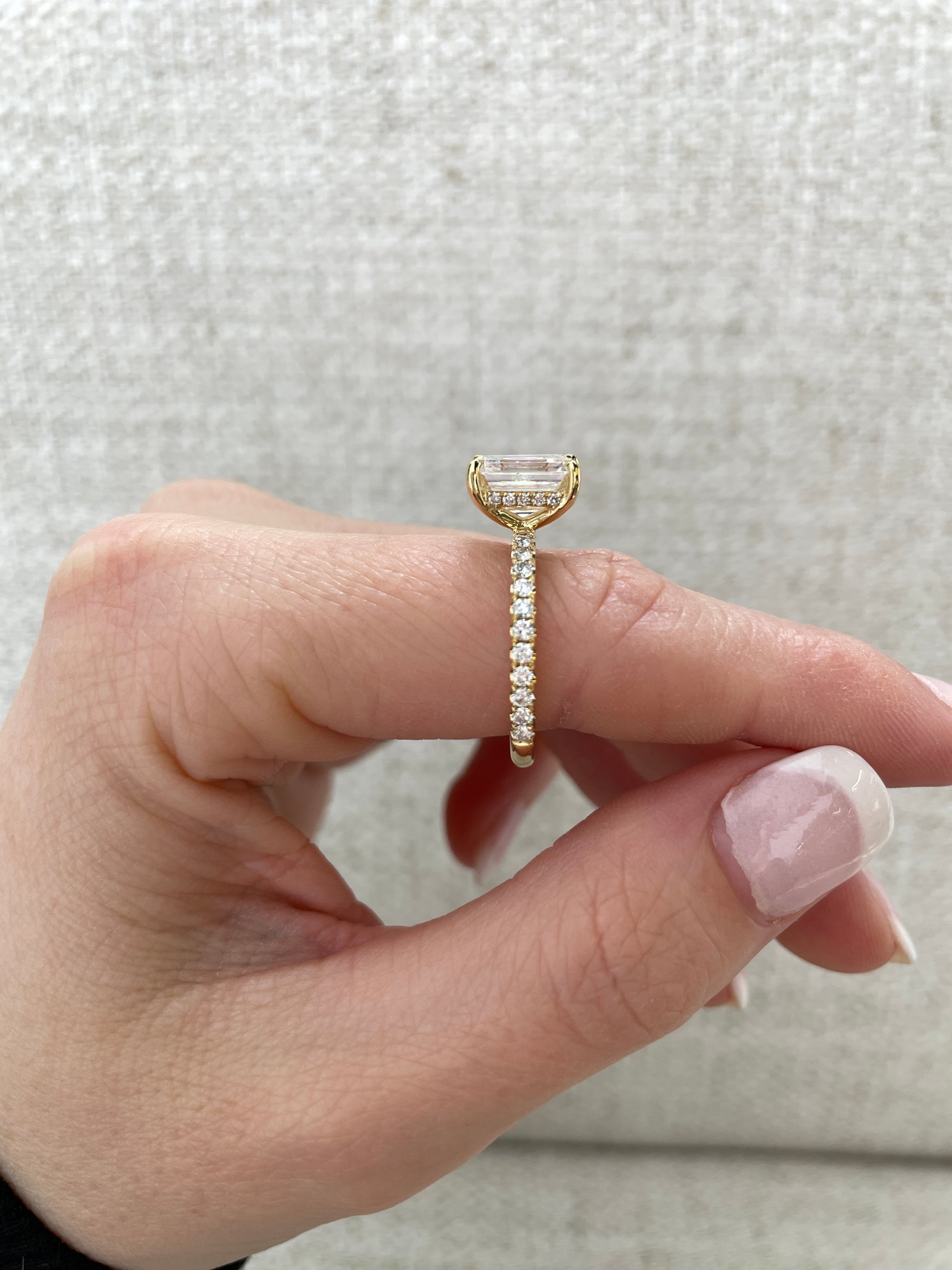 18k Yellow Gold | 9x7mm Emerald Moissanite | Lab Diamond side stones