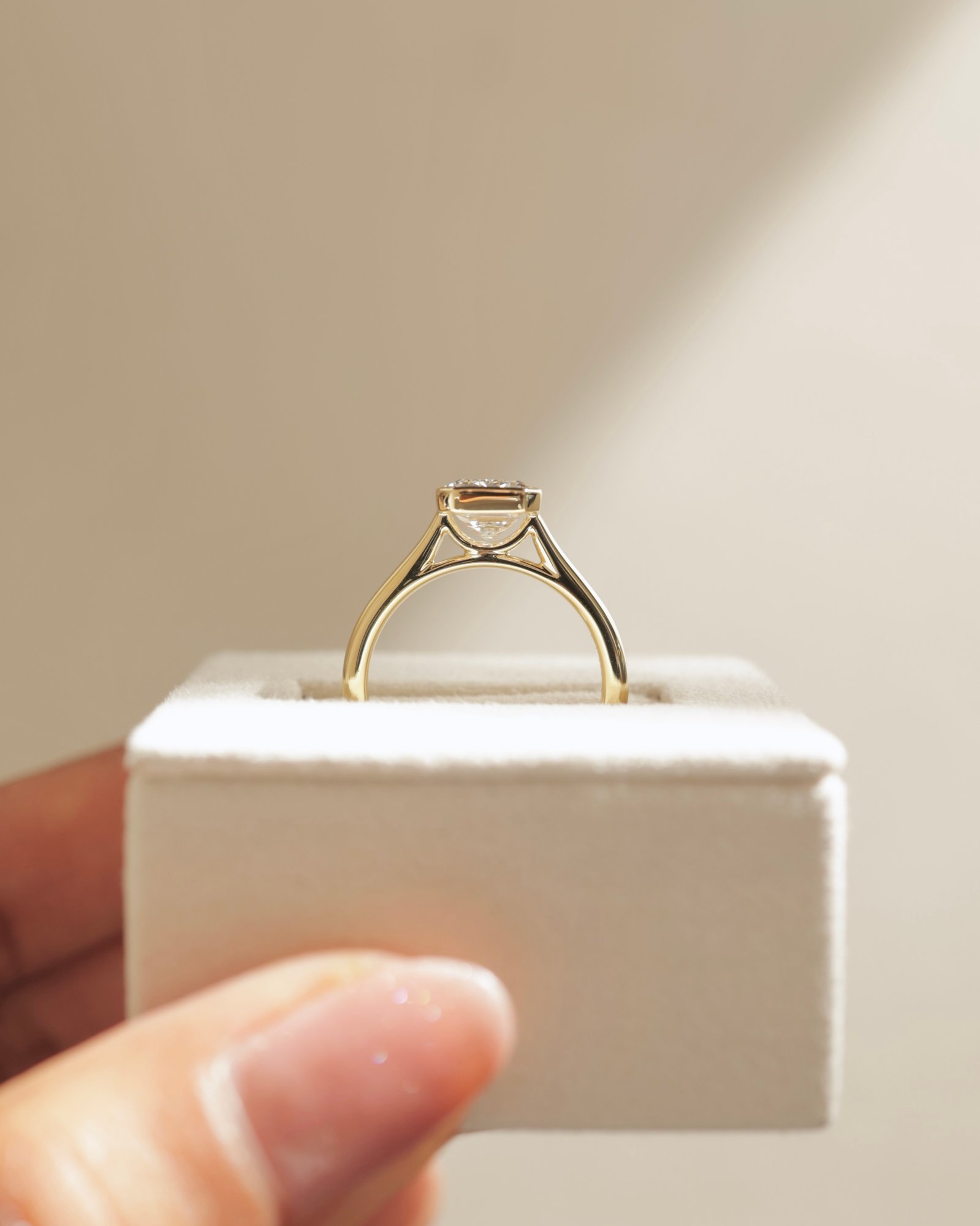 18k Yellow Gold | 2.41ct - E - VS1 Emerald Lab Diamond