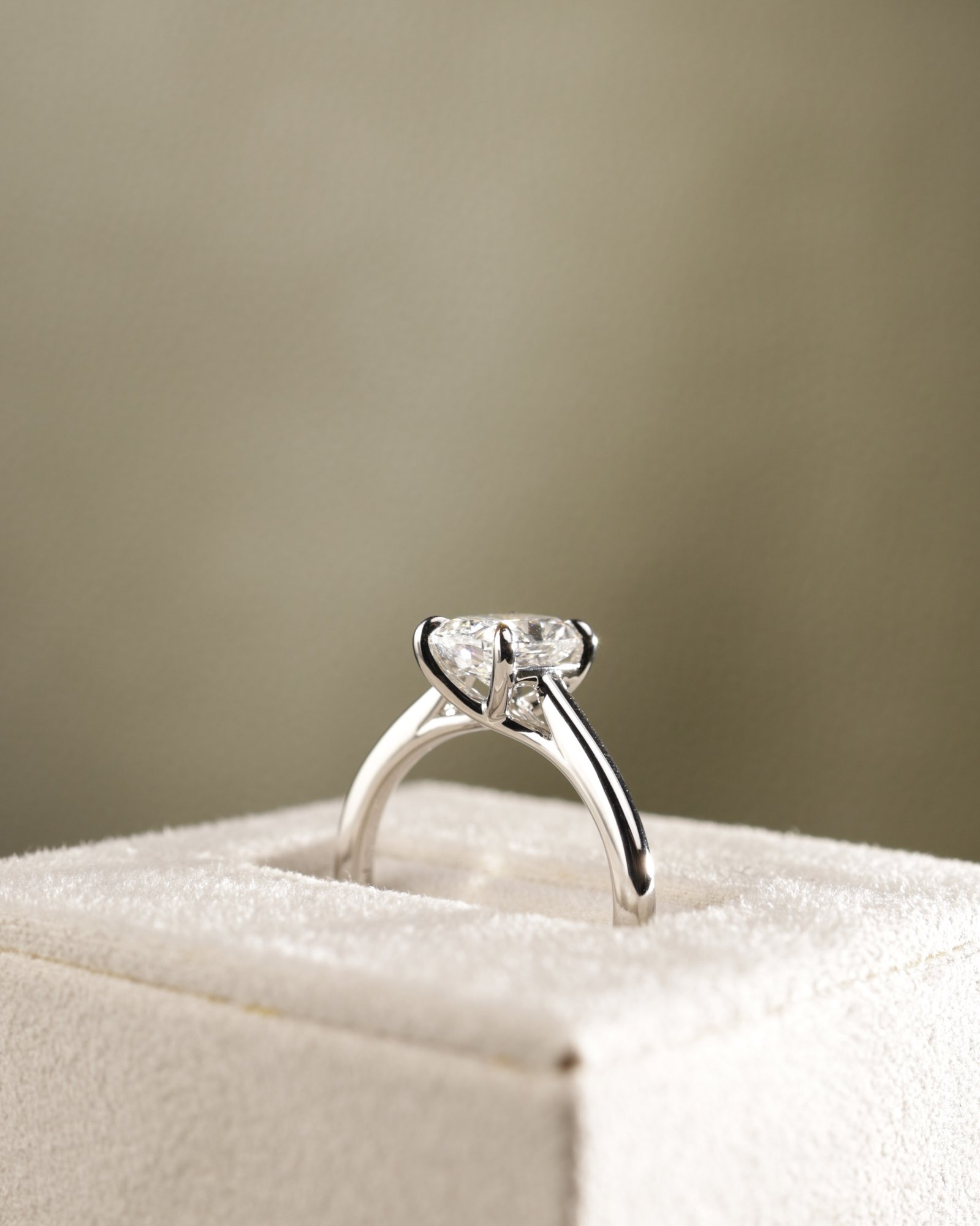 Platinum | 1.65ct - F - VVS2 Elongated Cushion Lab Diamond