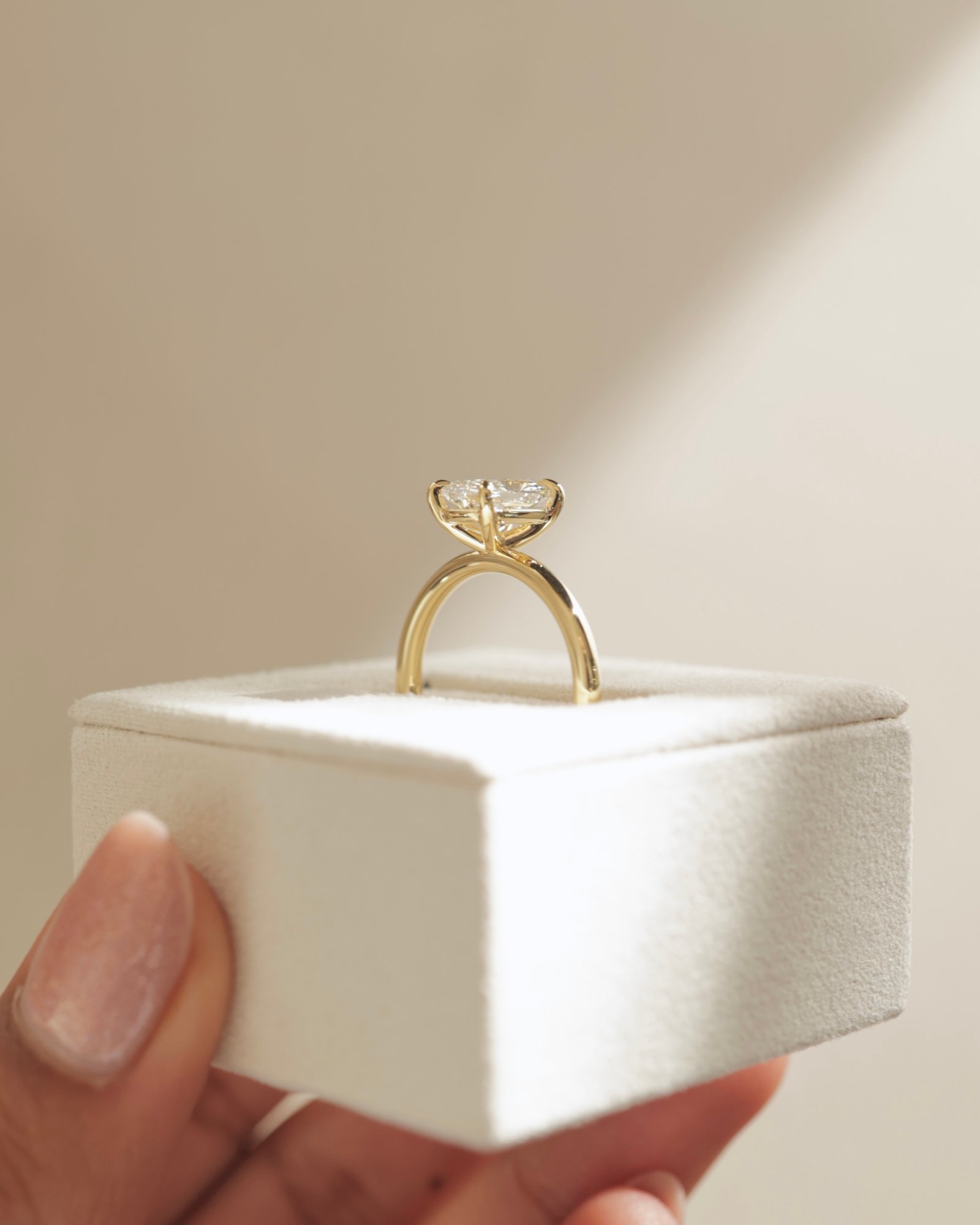 18k Yellow Gold | High Set | 1.5ct - E - VVS2 Elongated Cushion Lab Diamond